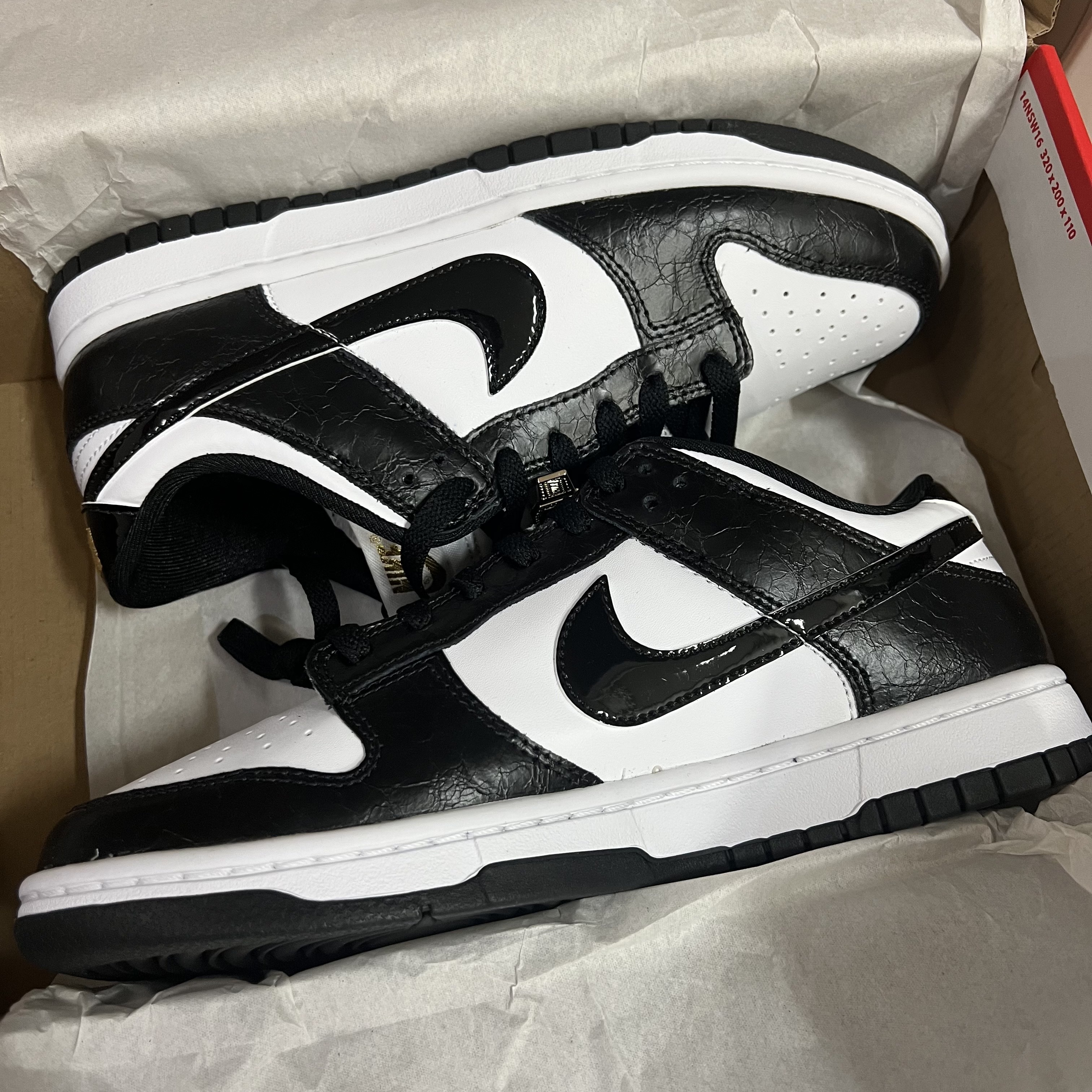 Nike Dunk Low Retro SE Black 착용 스타일 - 2