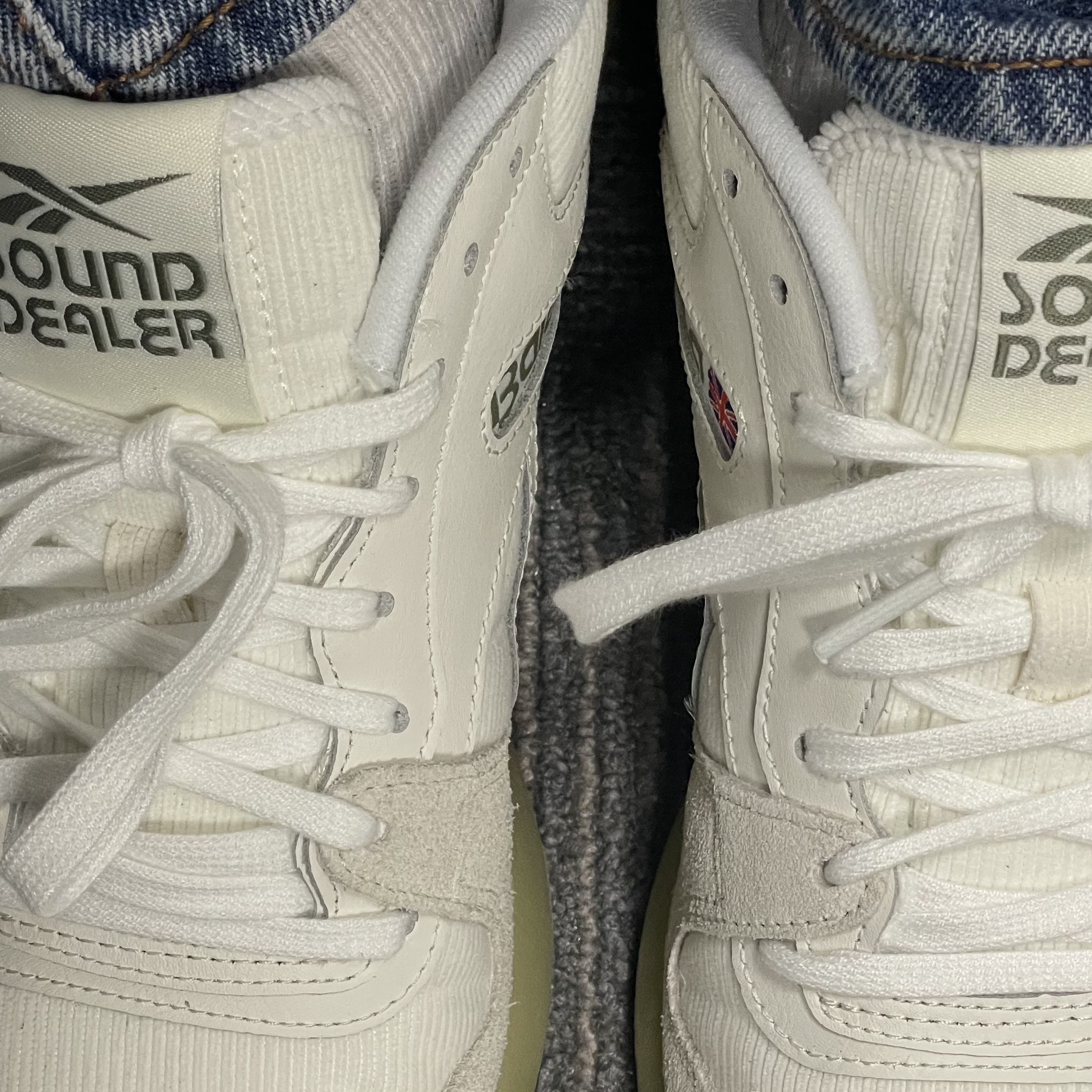 Reebok GL 6000 Chalk Acid Gold 착용 스타일 - 2