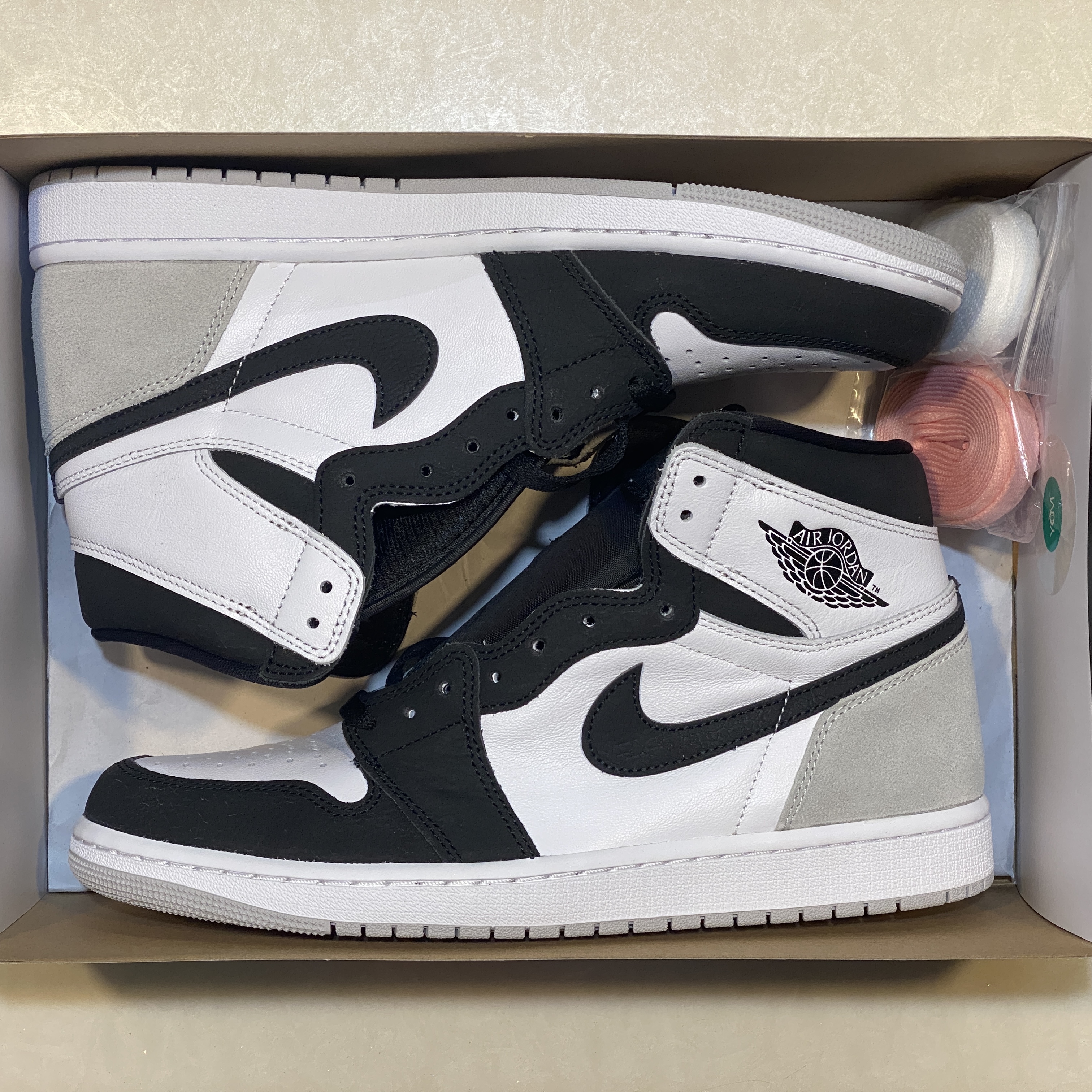 Jordan 1 Retro High OG Bleached Coral 착용 스타일 - 3