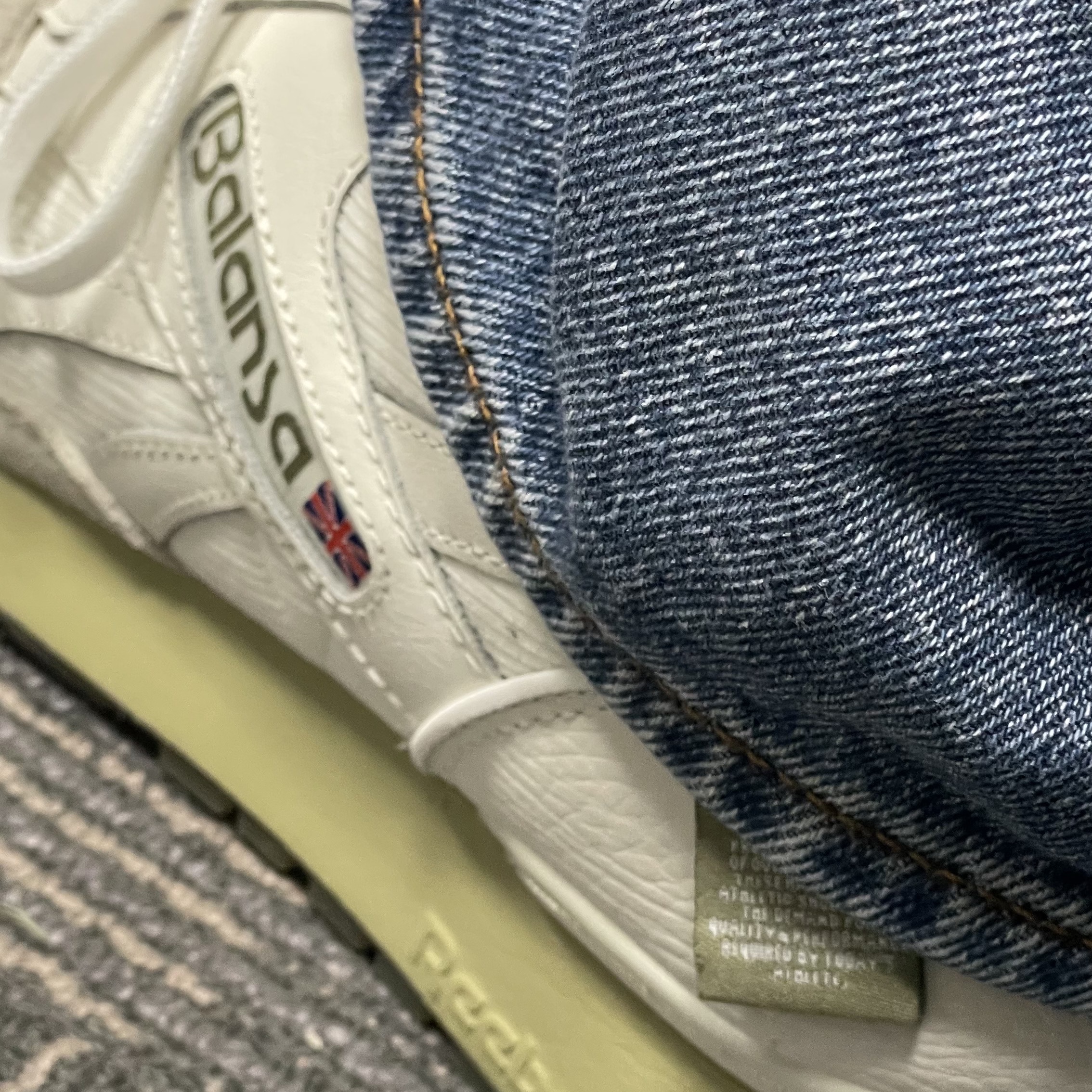 Reebok GL 6000 Chalk Acid Gold 착용 스타일 - 4