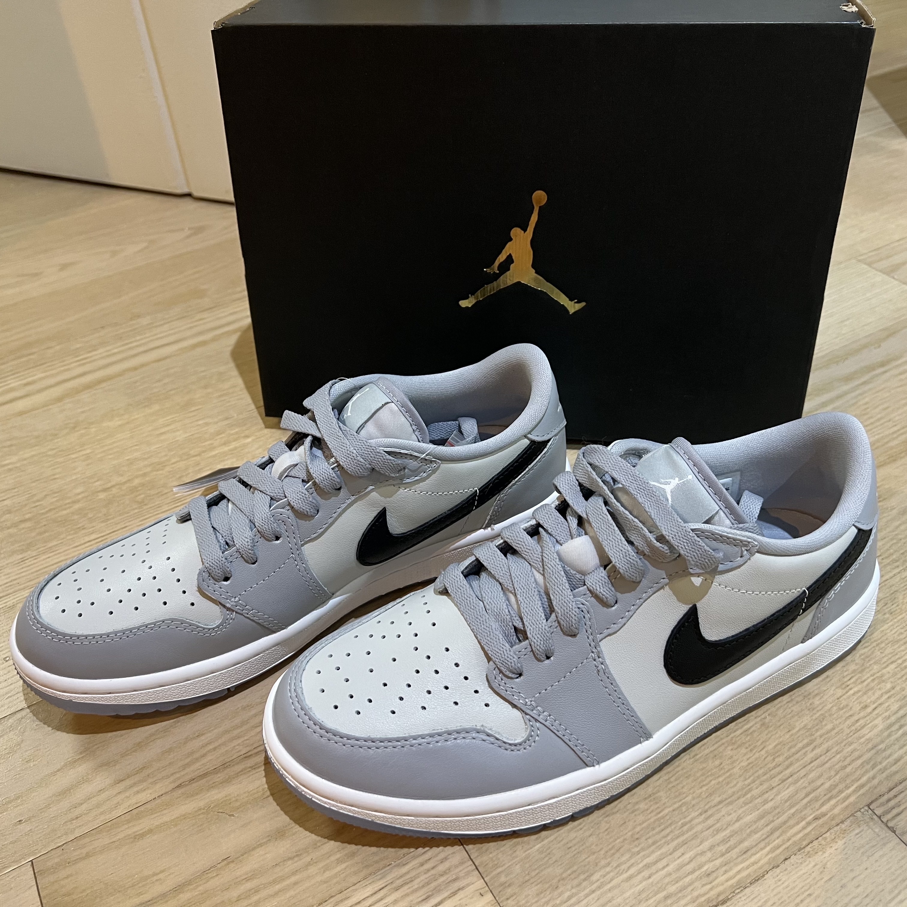 Jordan 1 Low Golf Wolf Grey 착용 스타일 - 2