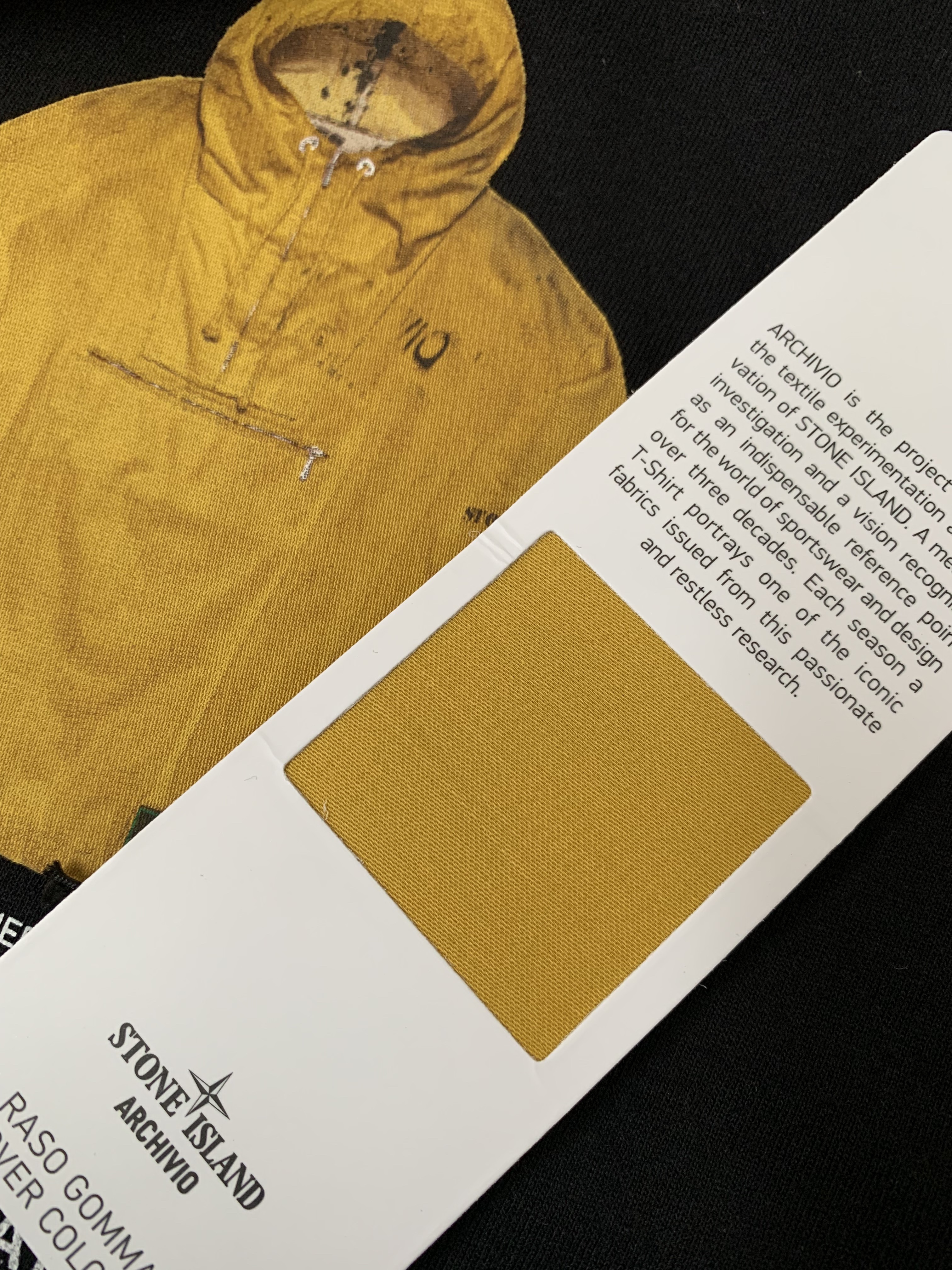 Stone Island 2NS91 30/1 Archivo Raso Gommato Cover Colorato Print Garment Dyed T-Shirt Black - 22SS 착용 스타일 - 2