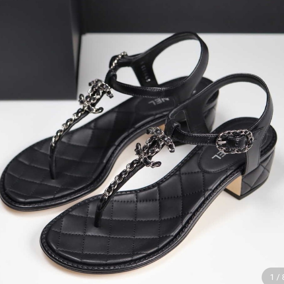 (W) Chanel Thongs Lambskin & Black 착용 스타일