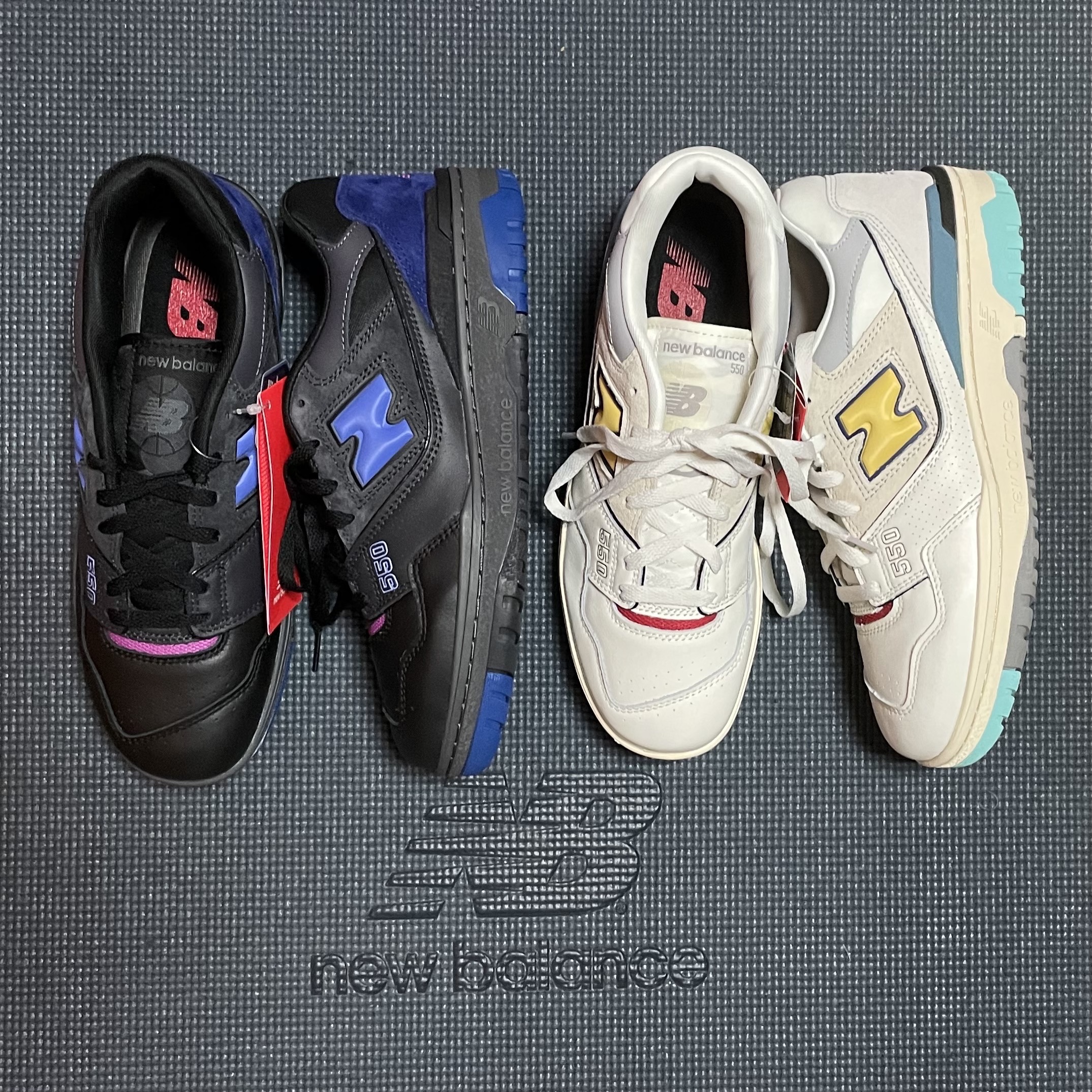 New Balance 550 Sea Salt Yellow - 2E Wide, New Balance 550 Black Pink Purple - 2E Wide 착용 스타일 - 1
