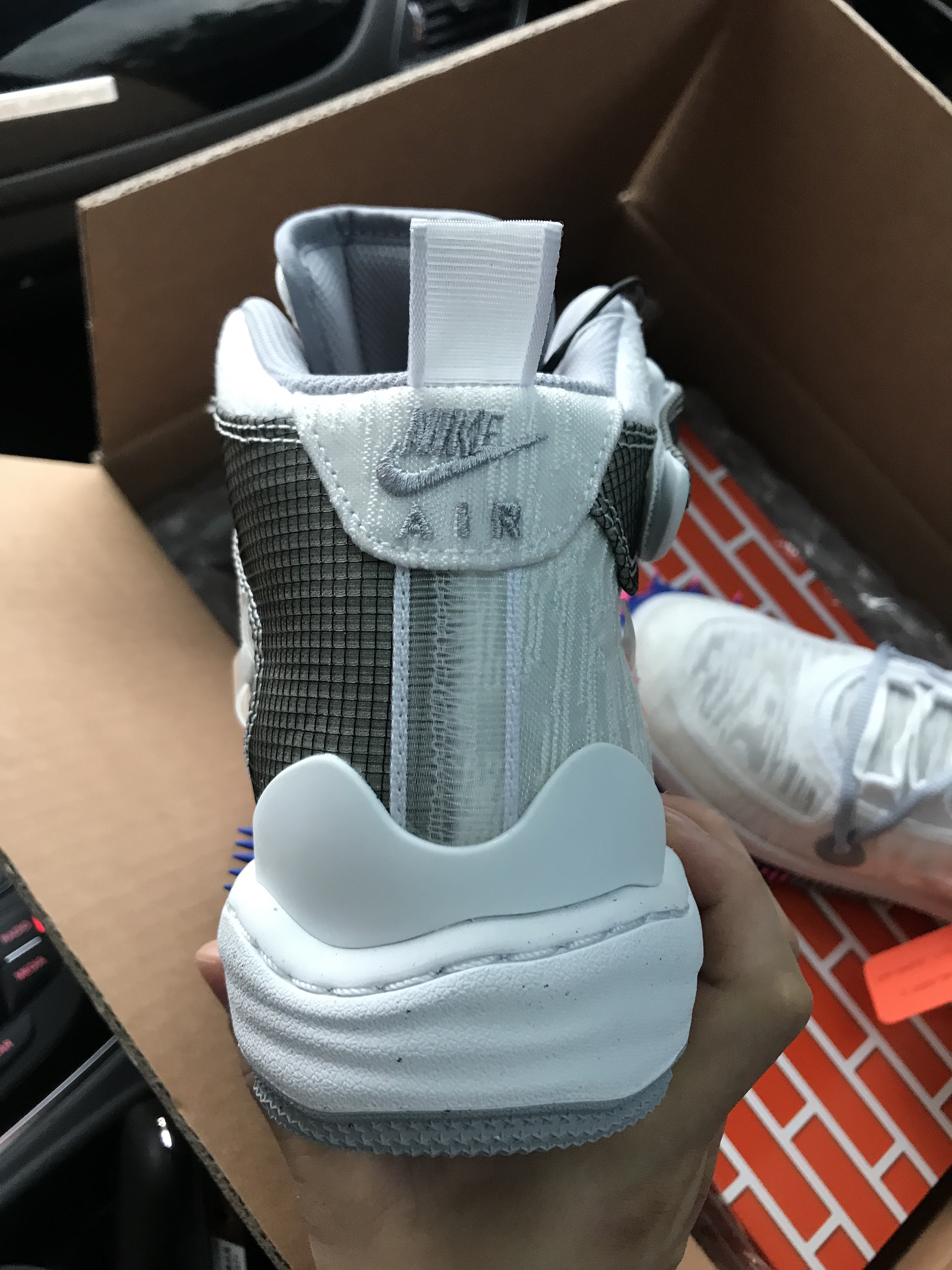 Nike x Off-White Air Force 1 Mid SP White 착용 스타일 - 5