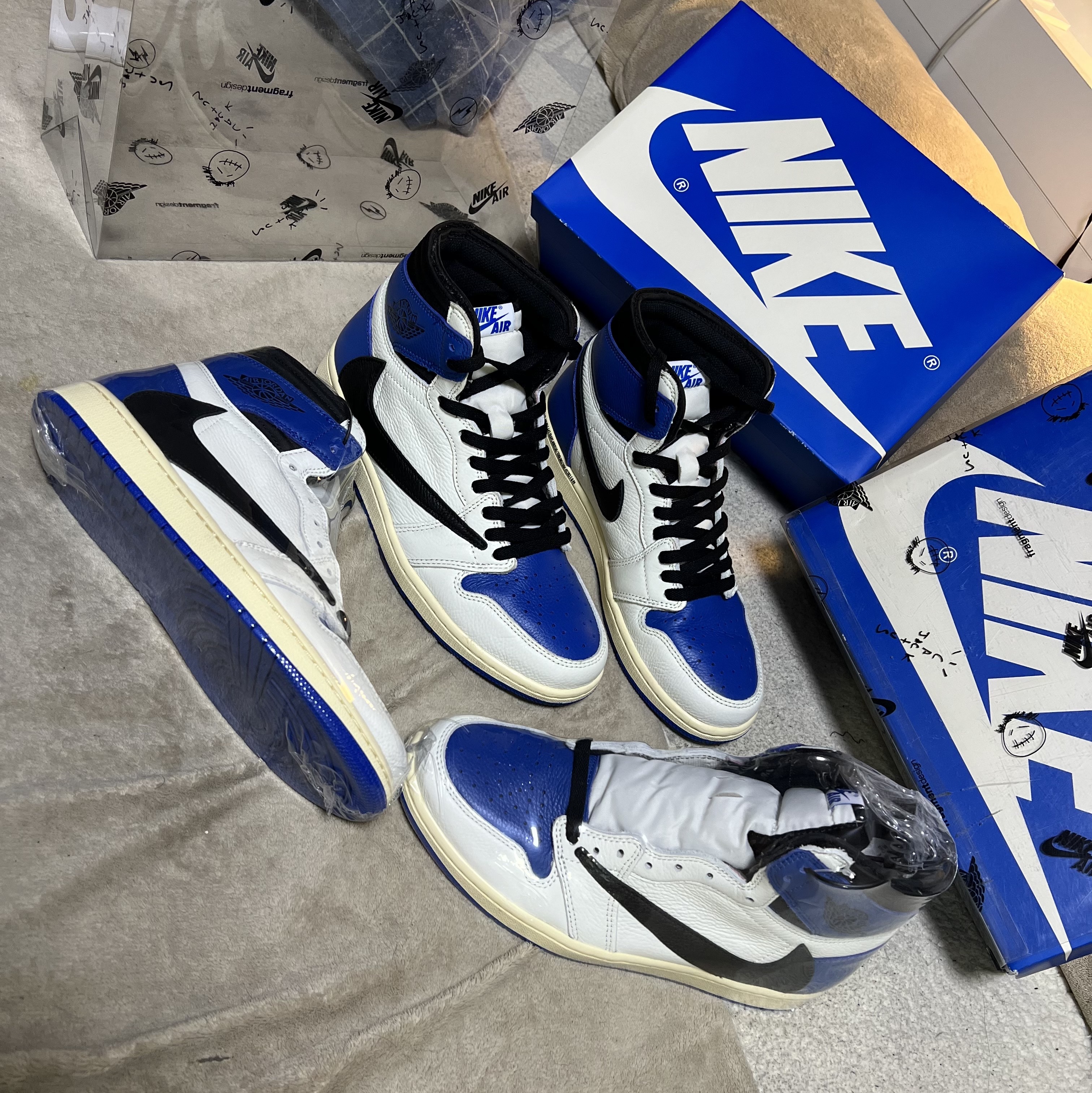Jordan 1 x Travis Scott x Fragment Retro High OG SP Military Blue 착용 스타일