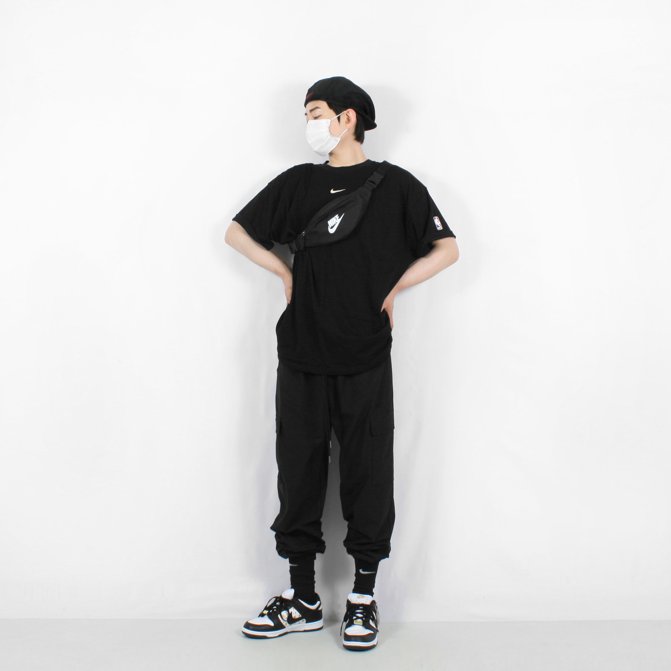 Nike x Fear of God Warm Up T-Shirt Dark Grey Heather, Nike x Supreme SB Dunk Low Black 착용 스타일 - 2
