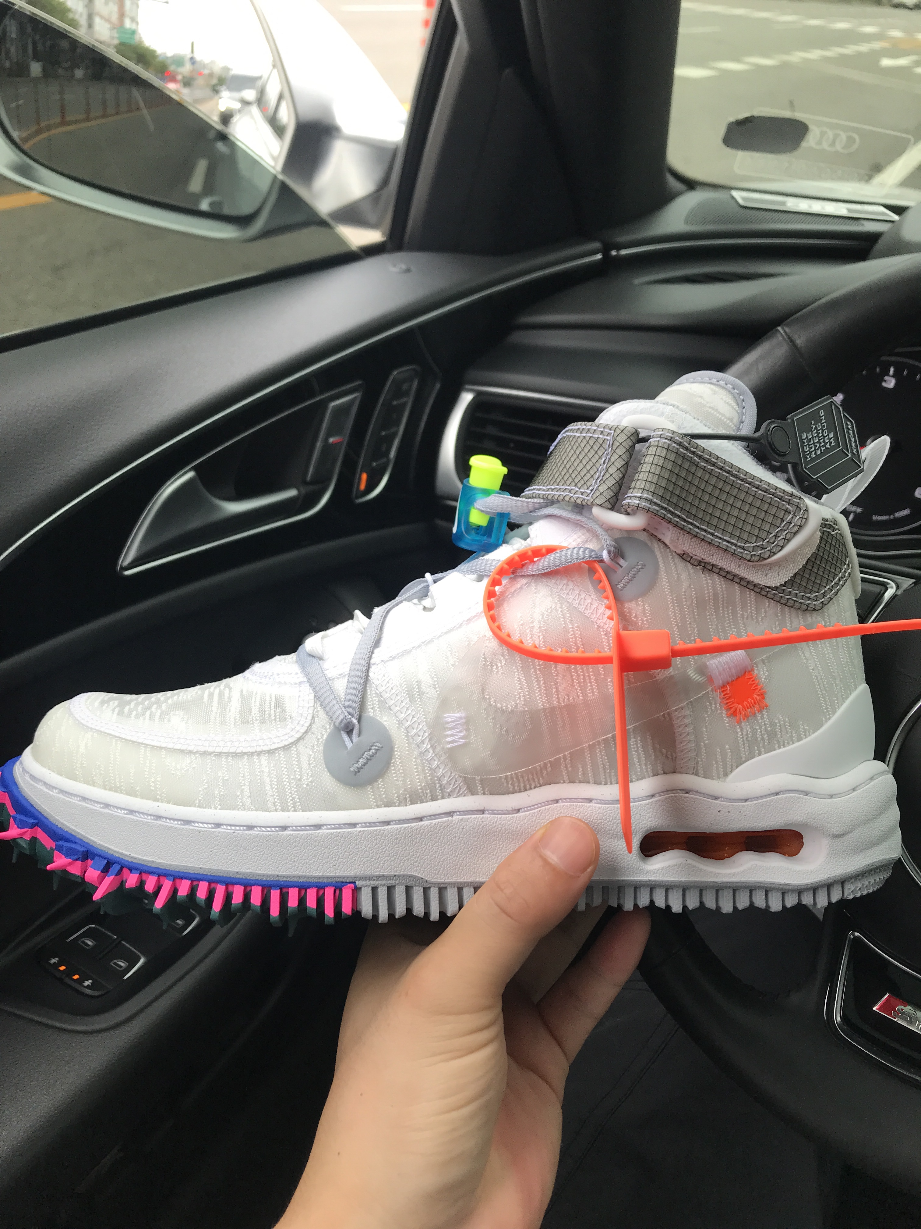Nike x Off-White Air Force 1 Mid SP White 착용 스타일 - 1