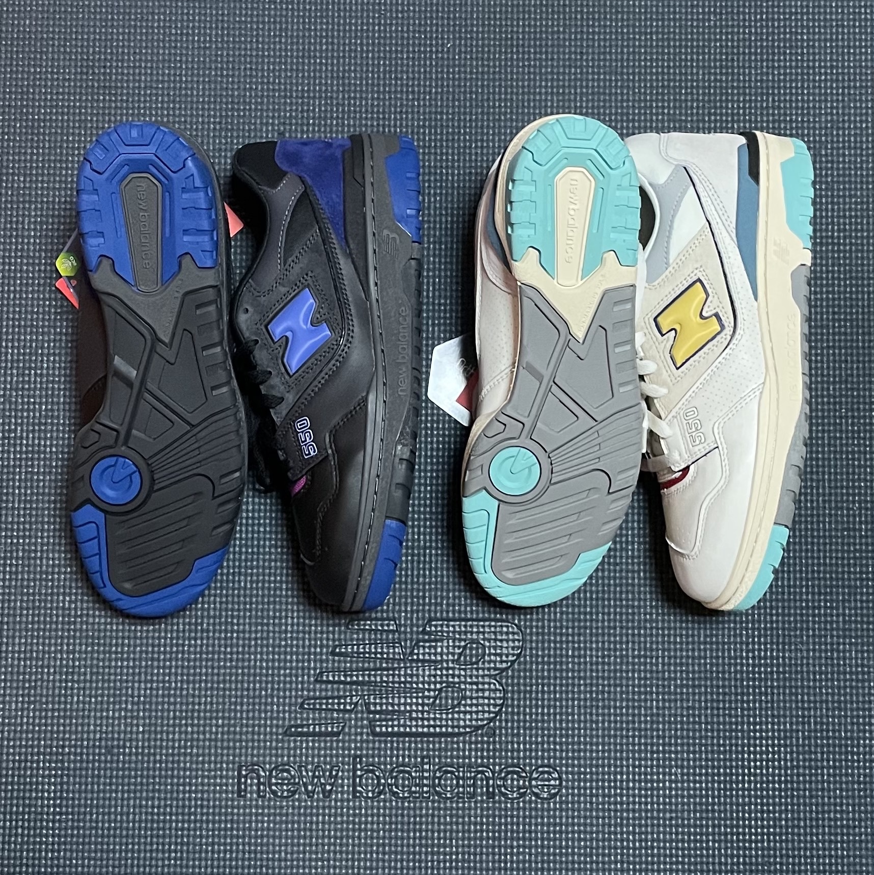 New Balance 550 Sea Salt Yellow - 2E Wide, New Balance 550 Black Pink Purple - 2E Wide 착용 스타일 - 2