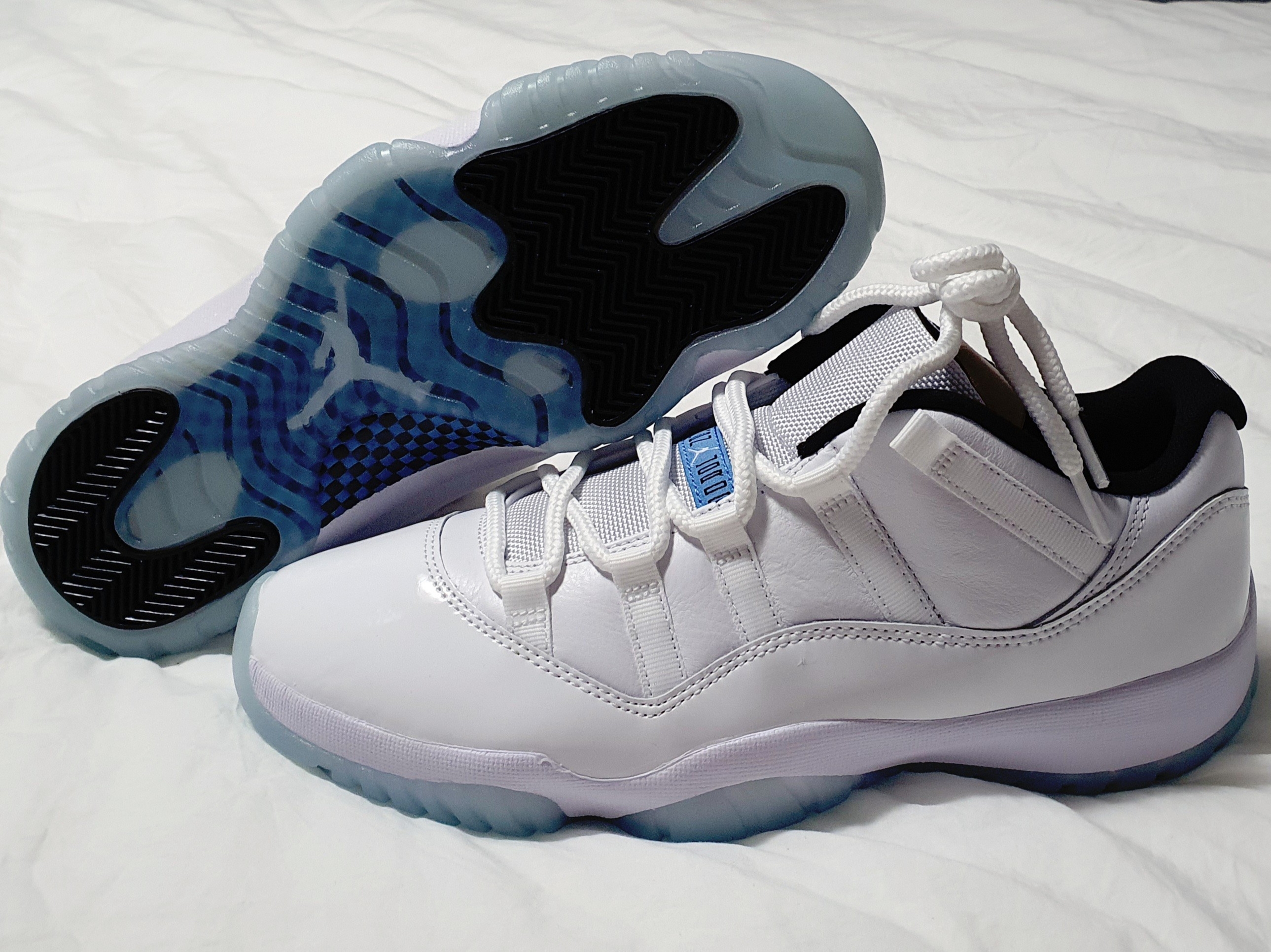 Jordan 11 Retro Low Legend Blue 착용 스타일 - 4