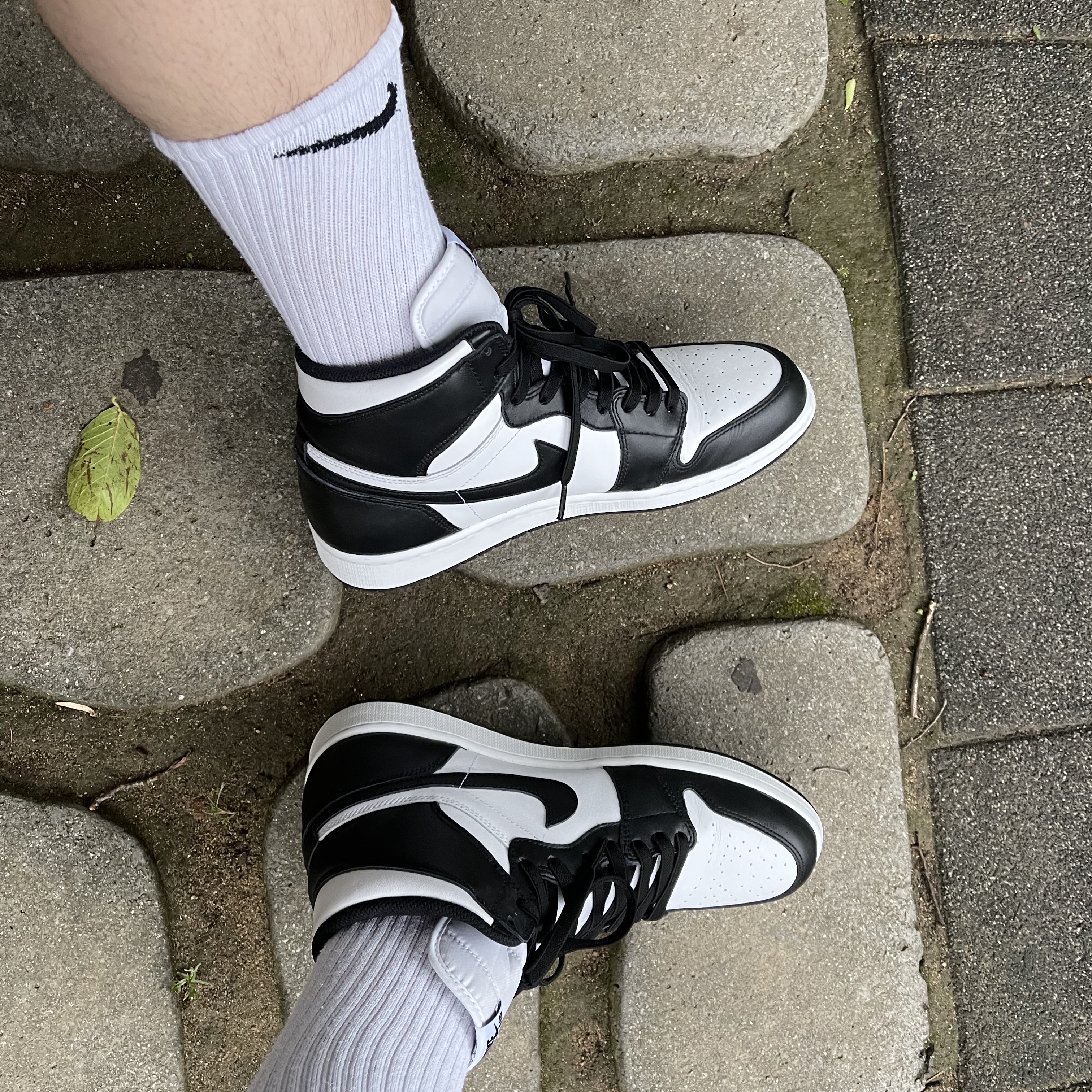 Jordan 1 Retro High OG Black White 2014 착용 스타일 - 2