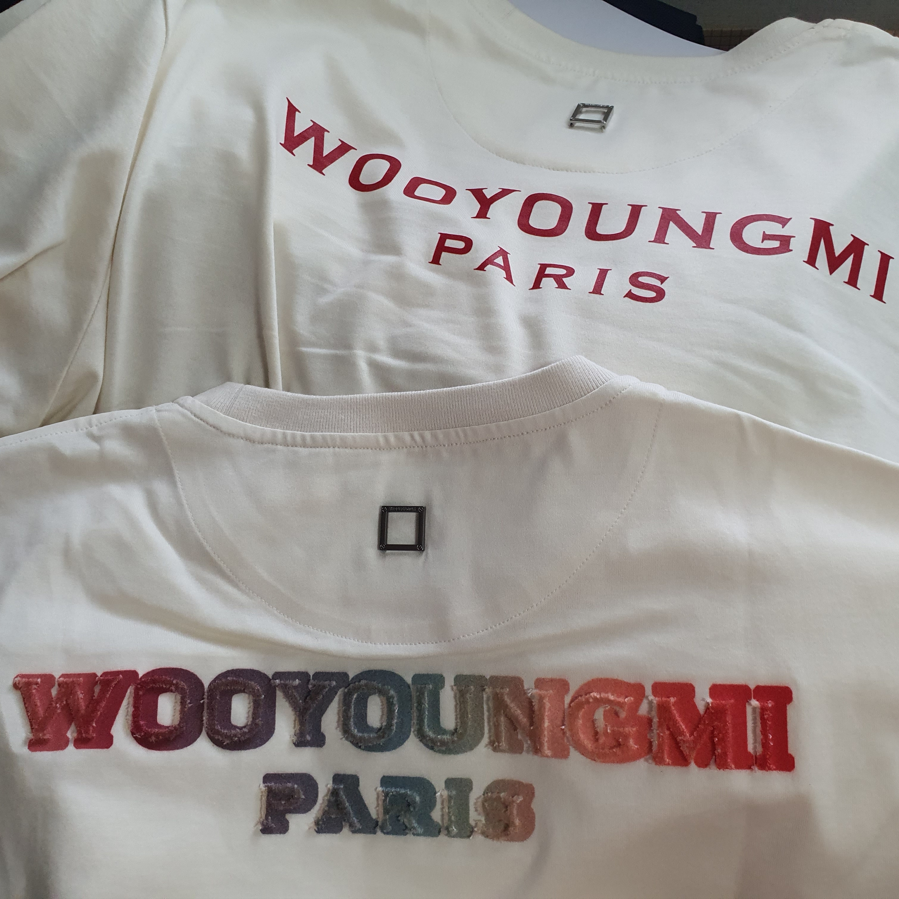 Wooyoungmi Fuzzy Back Logo T-Shirt Ivory - 22FW, Wooyoungmi Red Back Logo T-Shirt Ivory - 22SS 착용 스타일