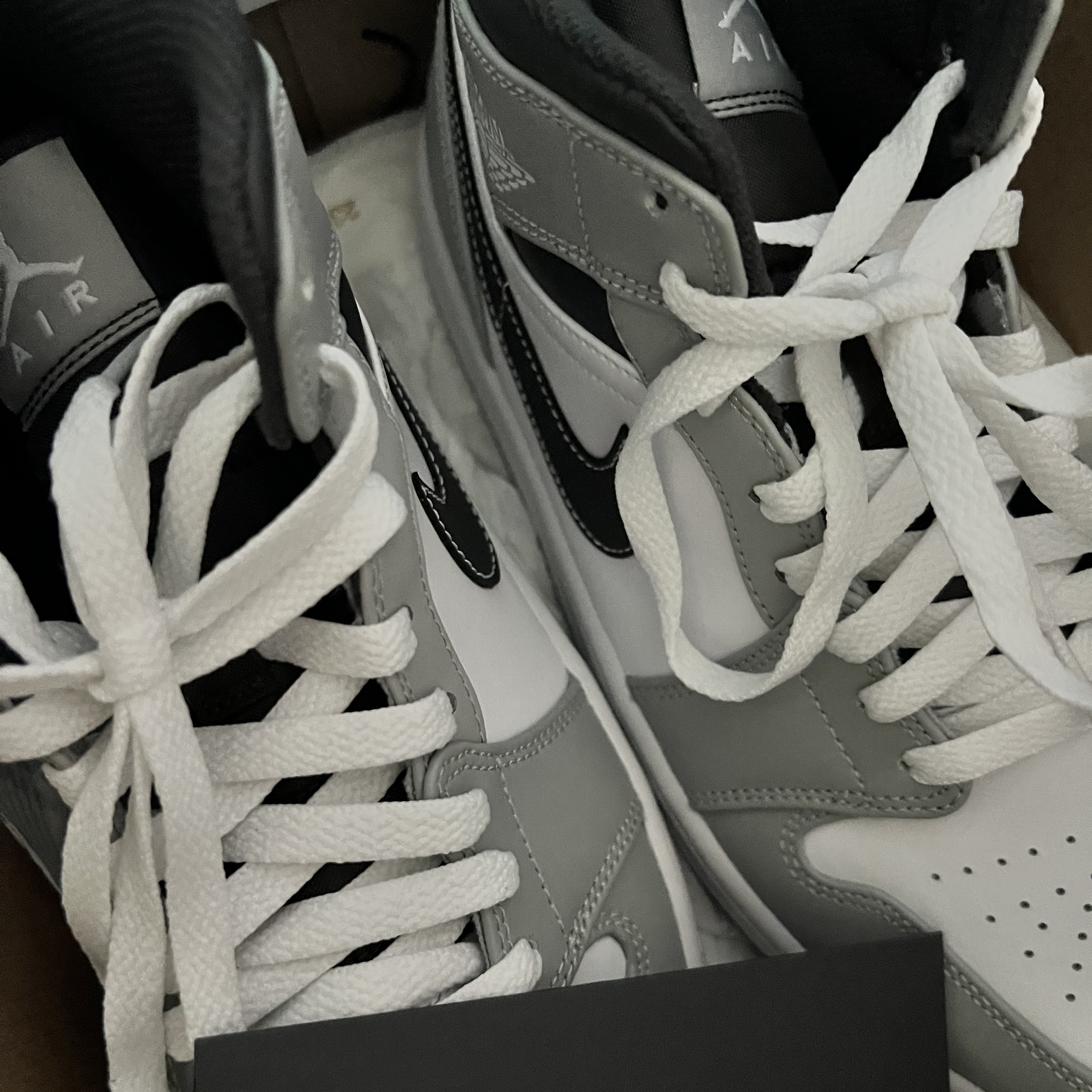 Jordan 1 Mid Light Smoke Grey Anthracite 착용 스타일