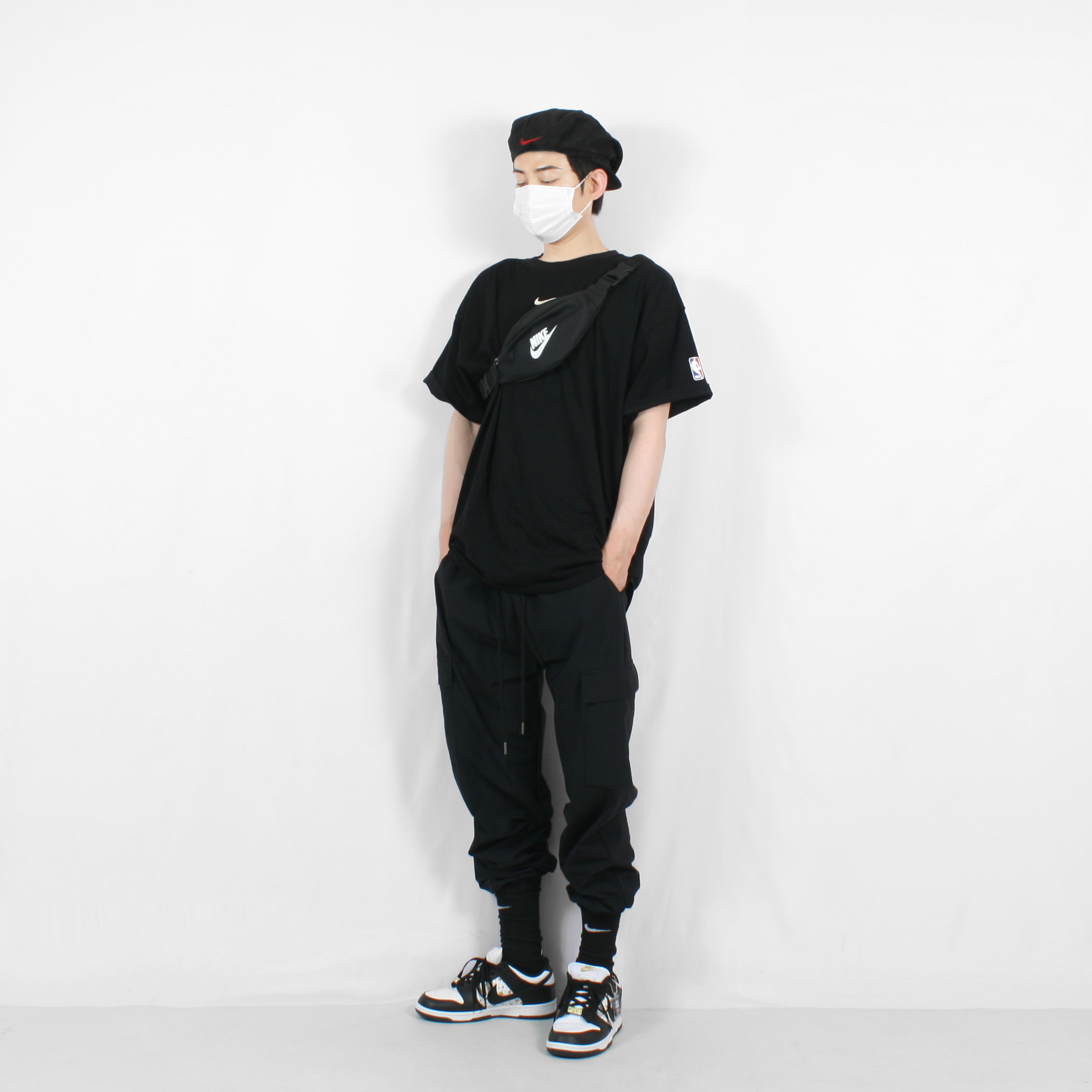 Nike x Fear of God Warm Up T-Shirt Dark Grey Heather, Nike x Supreme SB Dunk Low Black 착용 스타일 - 1