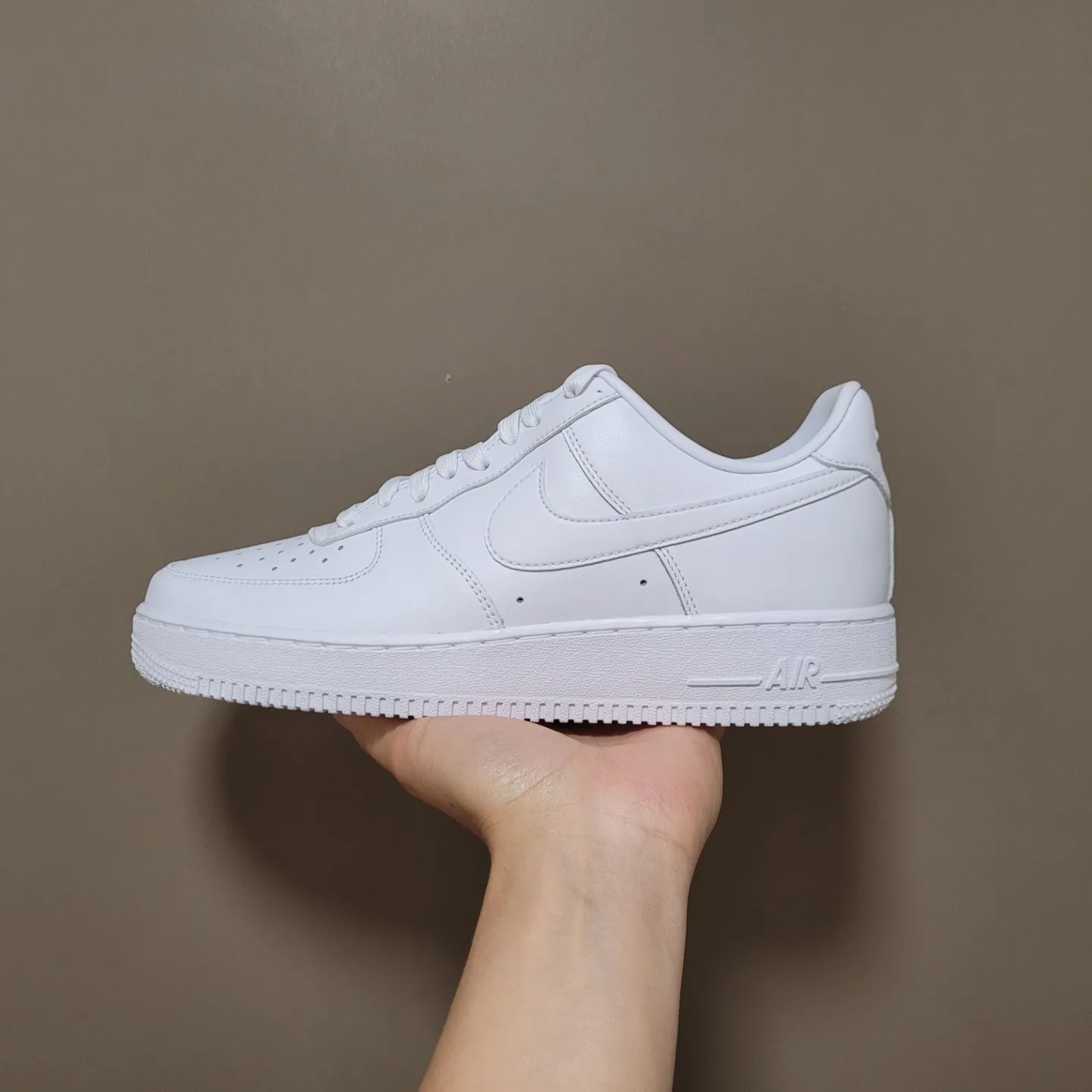 Nike Air Force 1 '07 Fresh White 착용 스타일 - 1