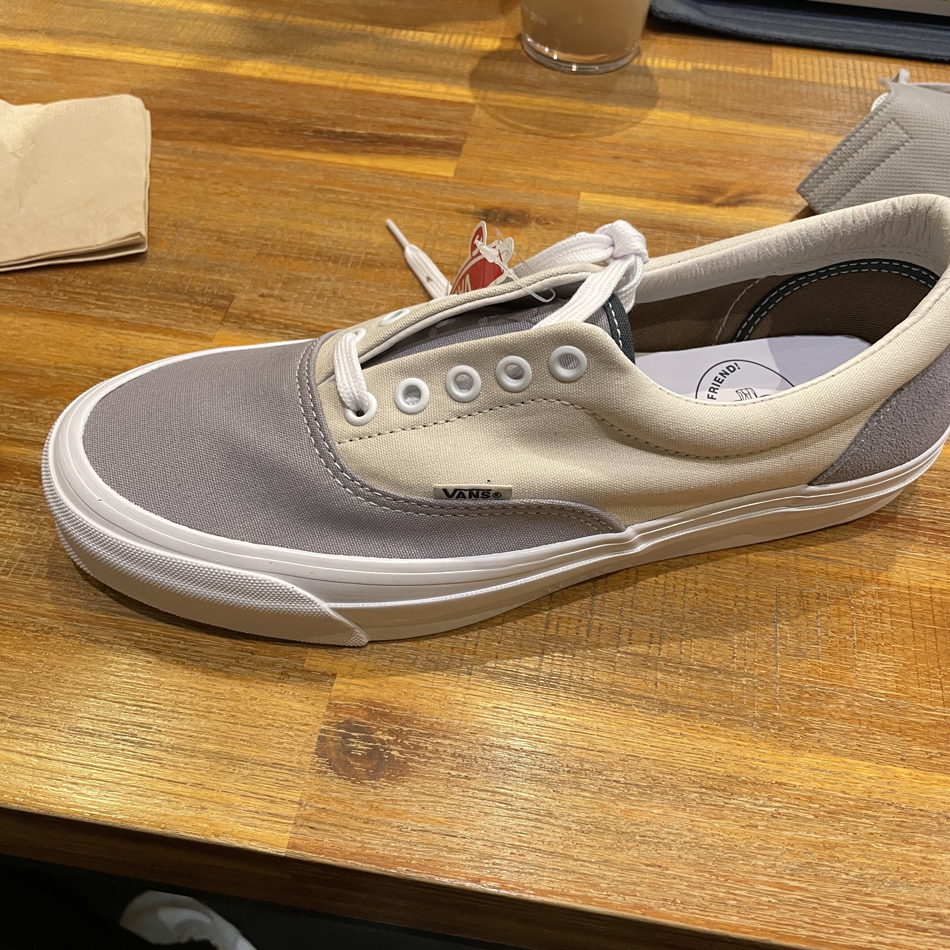 Vans Vault x Adsum OG Era LX Alloy True White 착용 스타일 - 1
