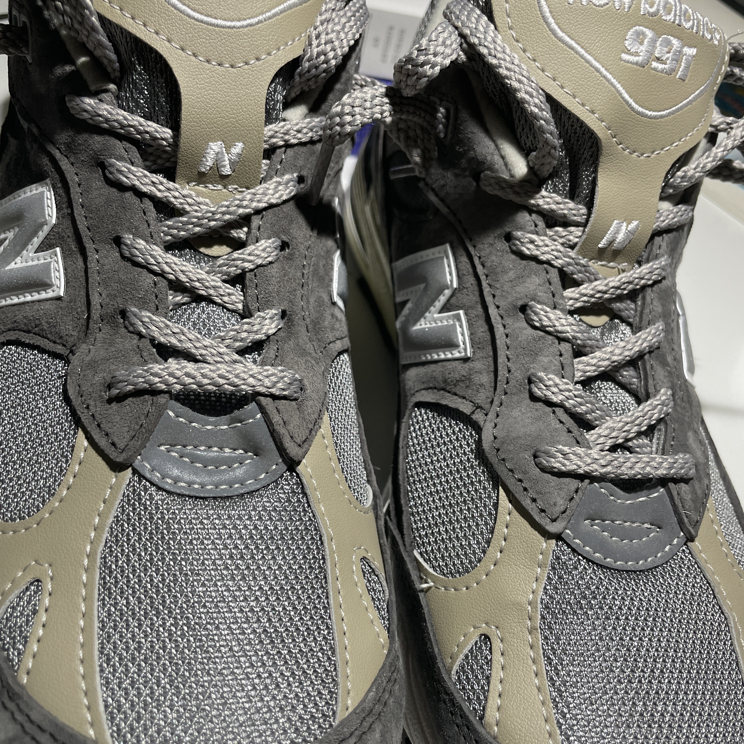 New Balance 991 Made in UK 40th Anniversary Grey 착용 스타일 - 2