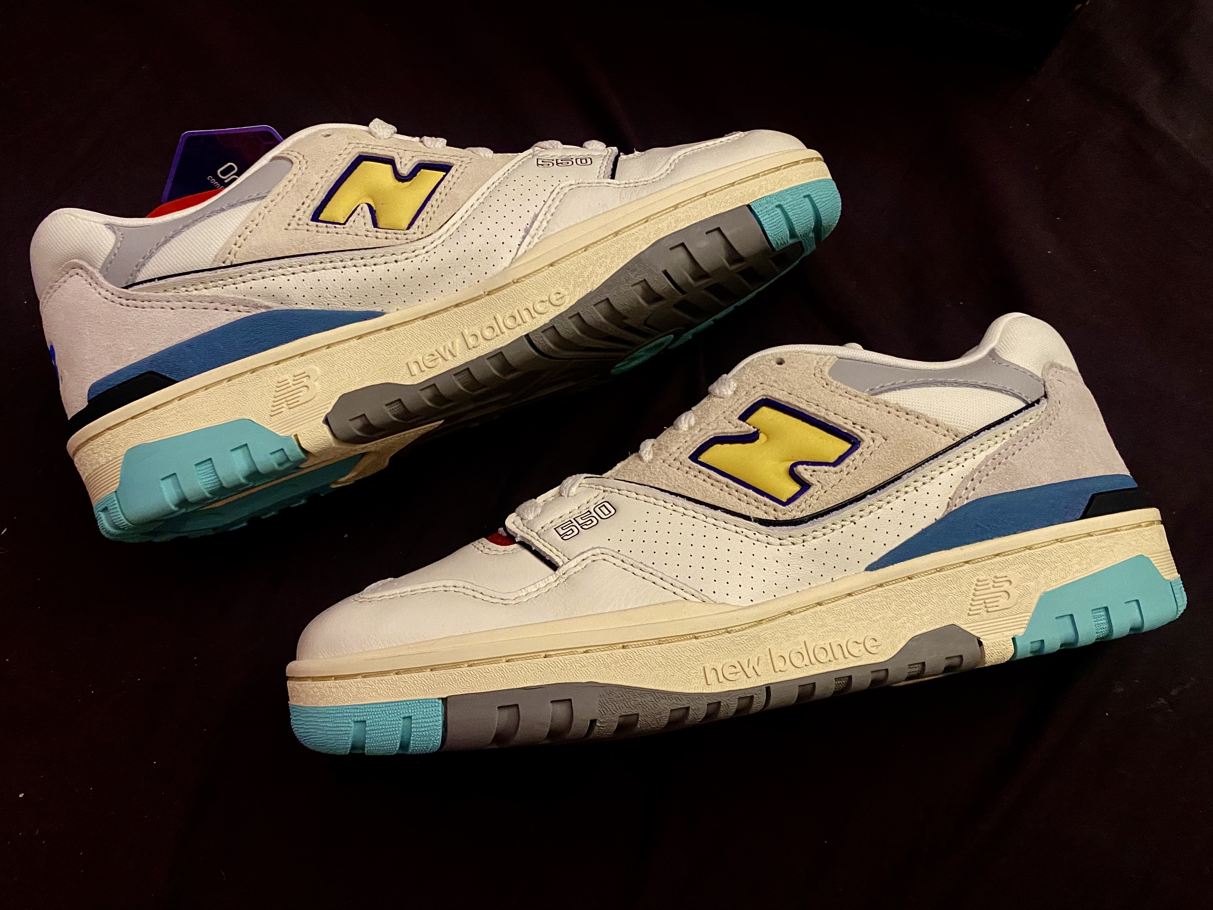 New Balance 550 Sea Salt Yellow - 2E Wide 착용 스타일