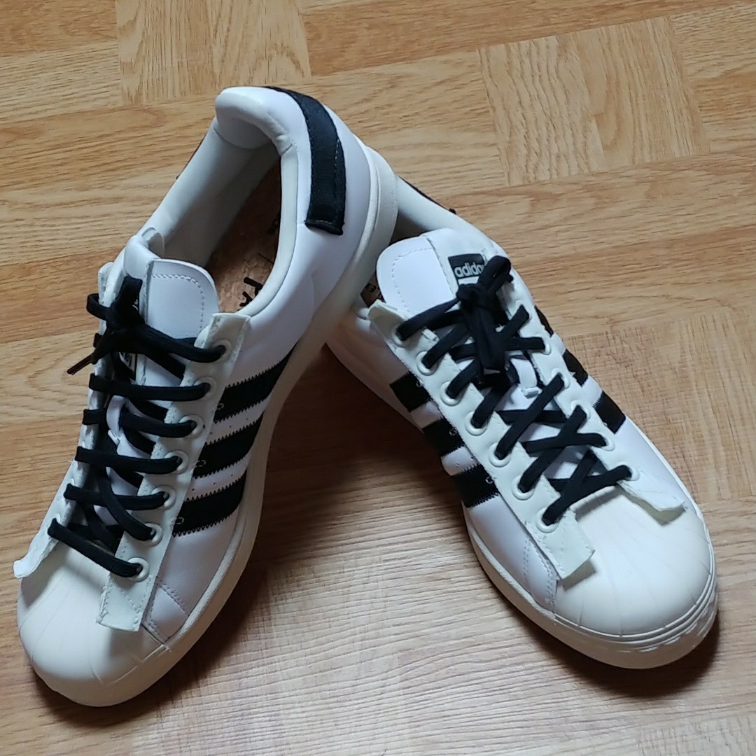 Adidas x Parley Superstar White 착용 스타일 - 2