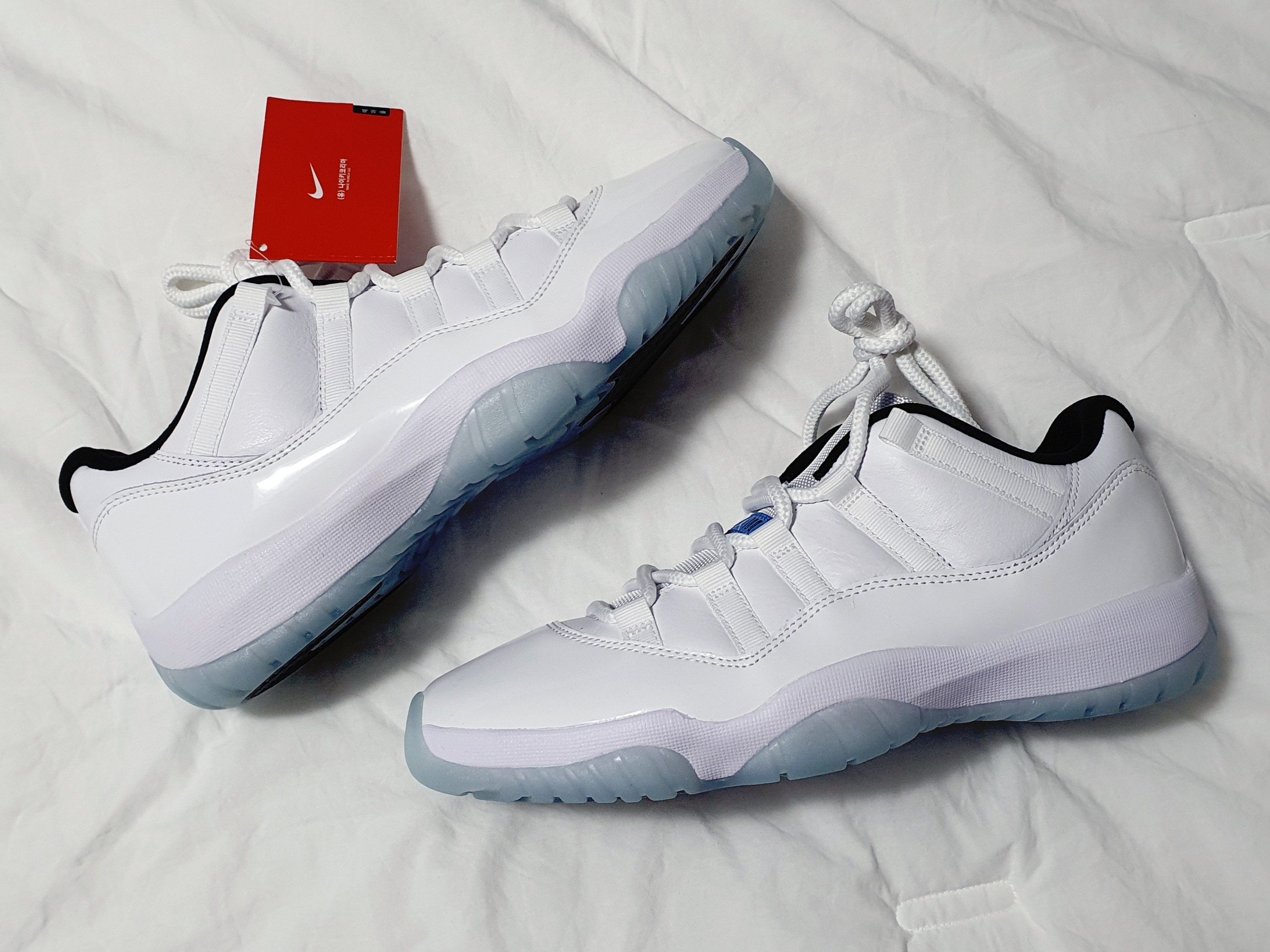 Jordan 11 Retro Low Legend Blue 착용 스타일 - 5