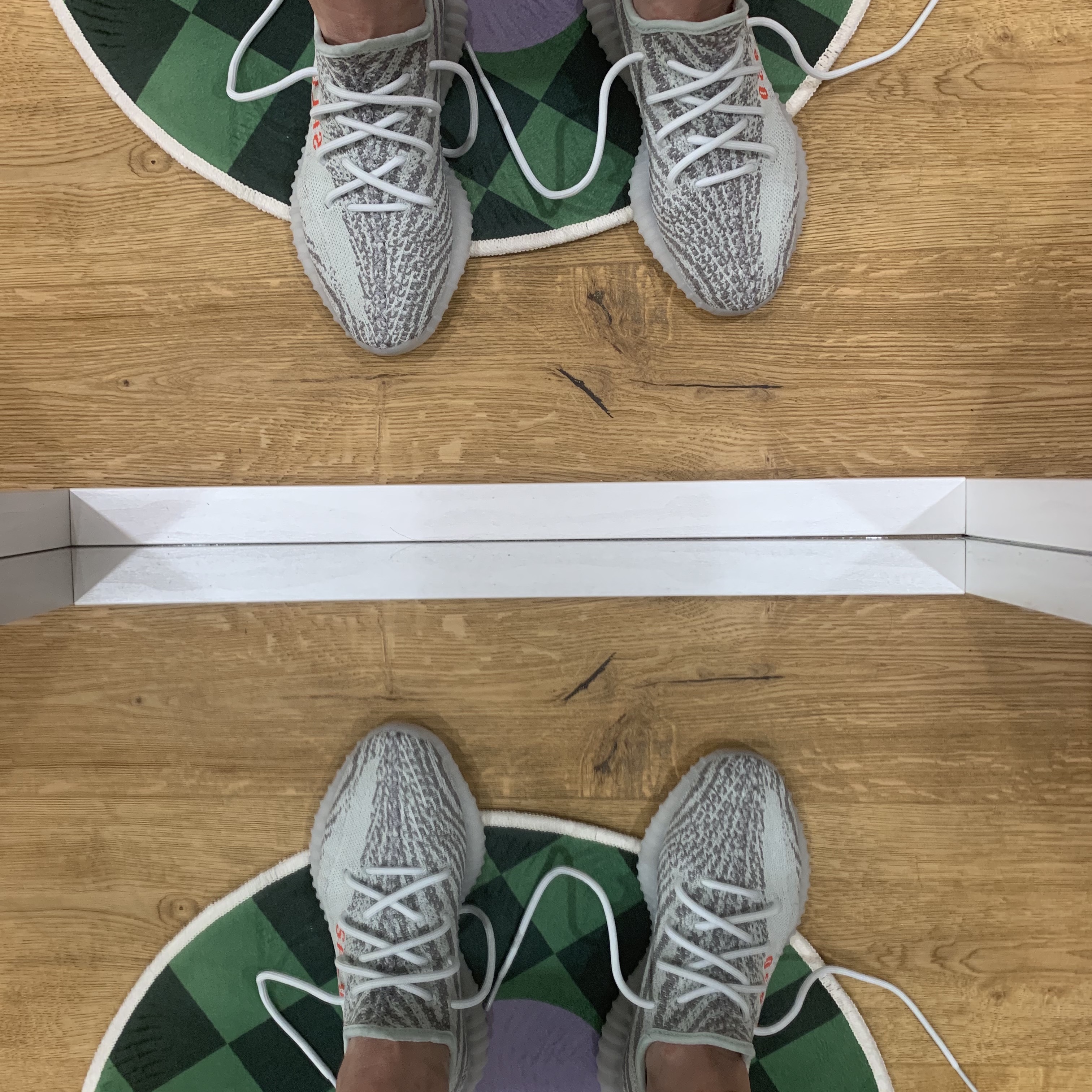 Adidas Yeezy Boost 350 V2 Blue Tint 2017 착용 스타일 - 2