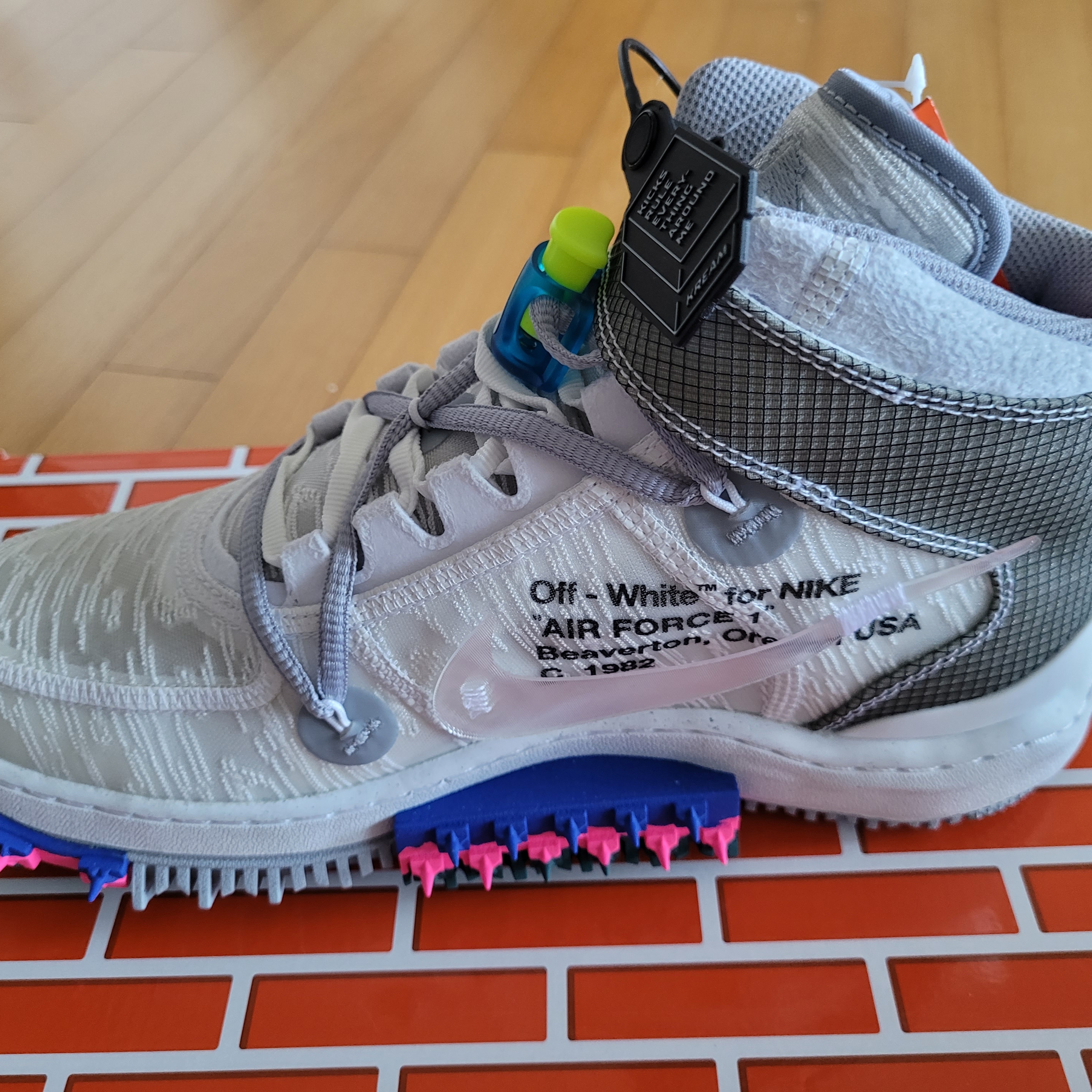 Nike x Off-White Air Force 1 Mid SP White 착용 스타일 - 4