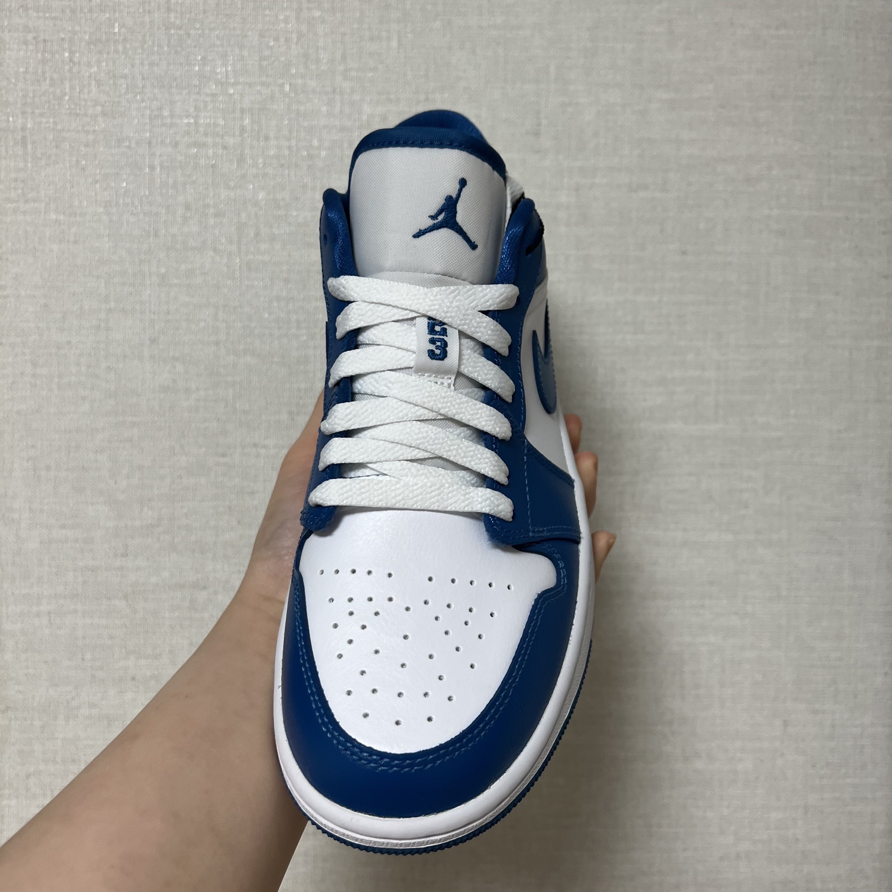 (W) Jordan 1 Low White Dark Marina Blue 착용 스타일 - 4
