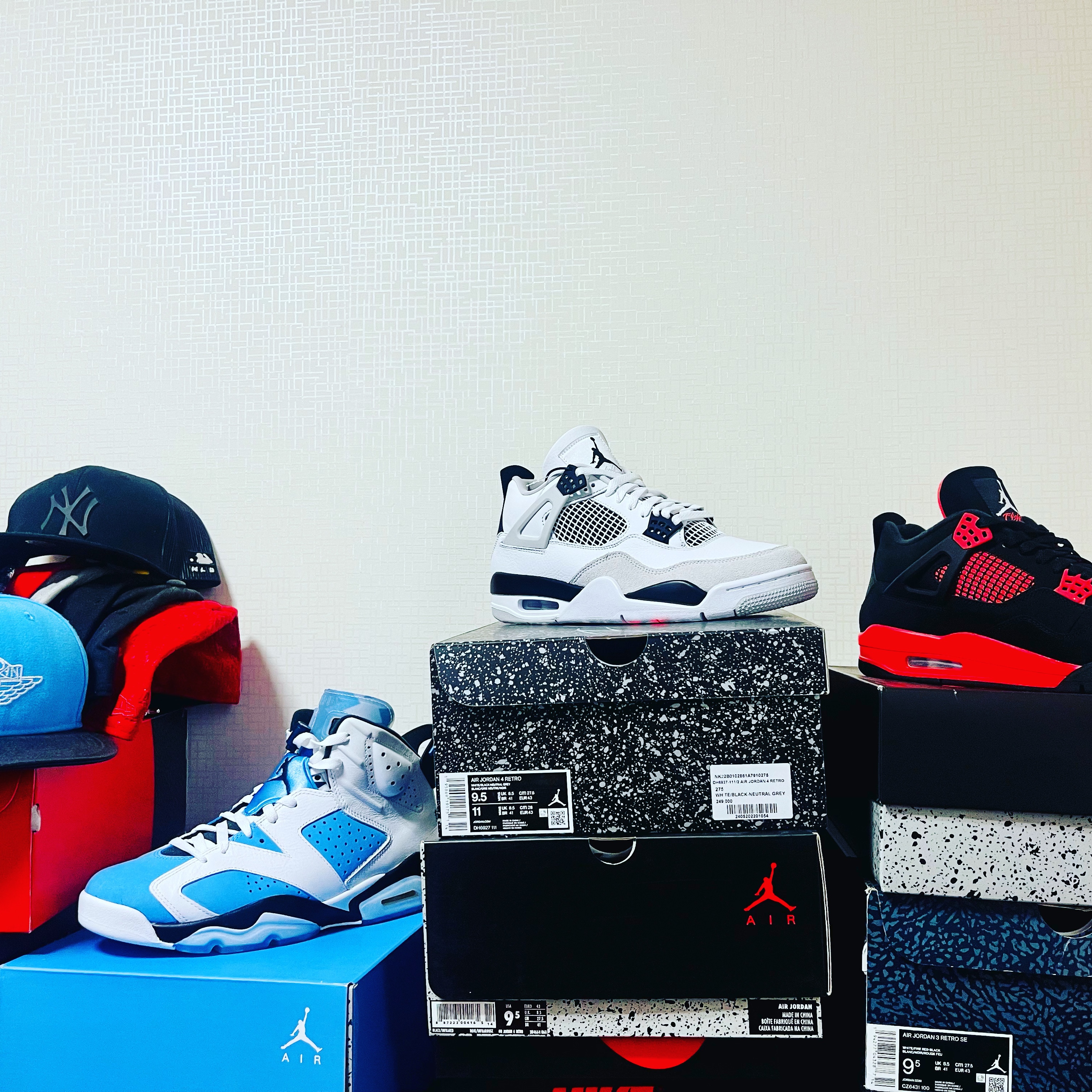 Jordan 4 Retro White and Black, Jordan 4 Retro Crimson 착용 스타일