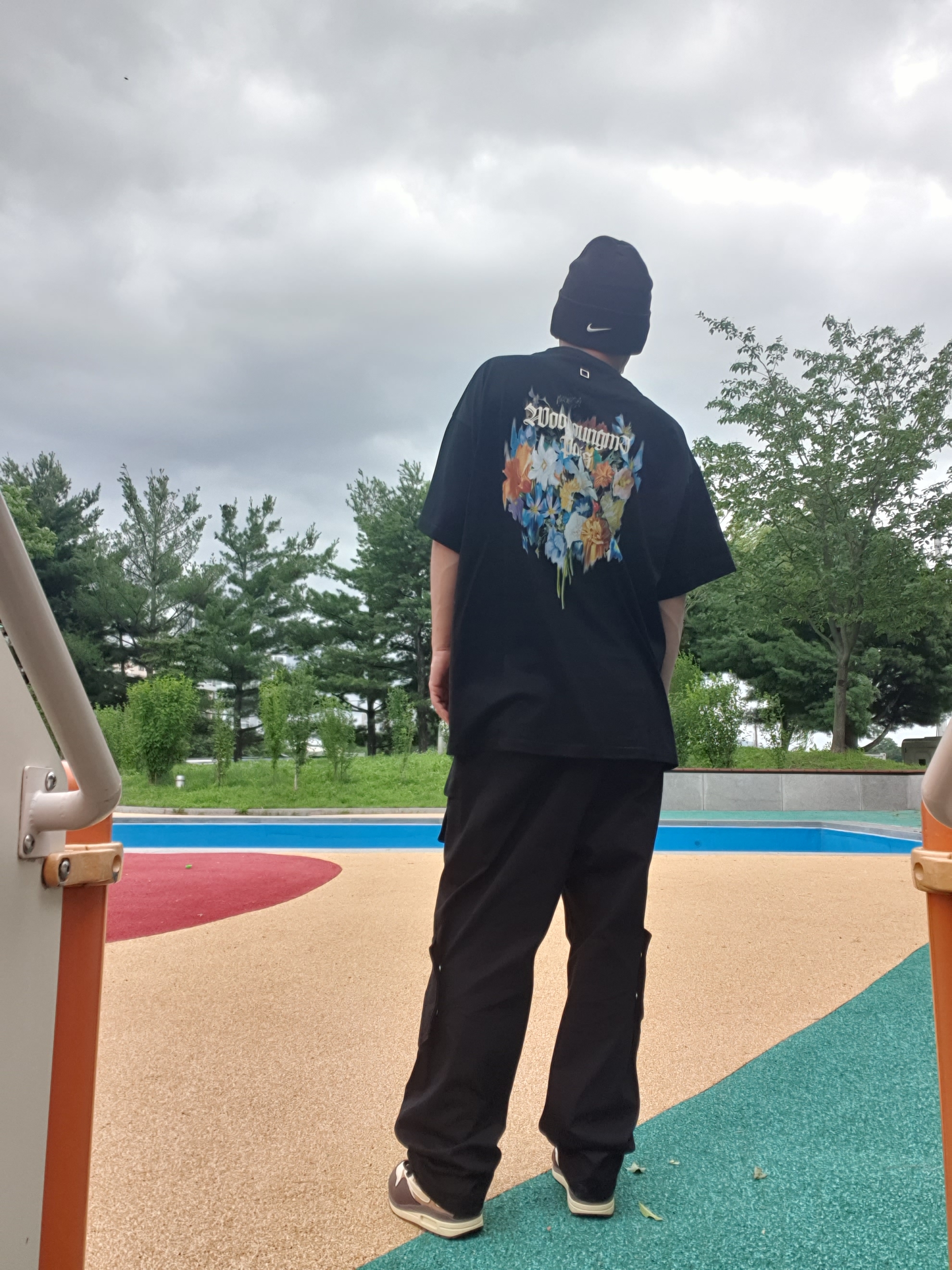Wooyoungmi Multi Flower T-Shirt Black - 22SS, Nike x Travis Scott Air Max 1 Cact.us Brown 착용 스타일 - 4