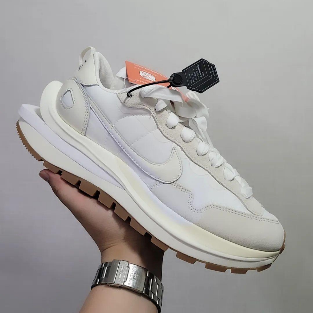 Nike x Sacai VaporWaffle White and Gum 착용 스타일