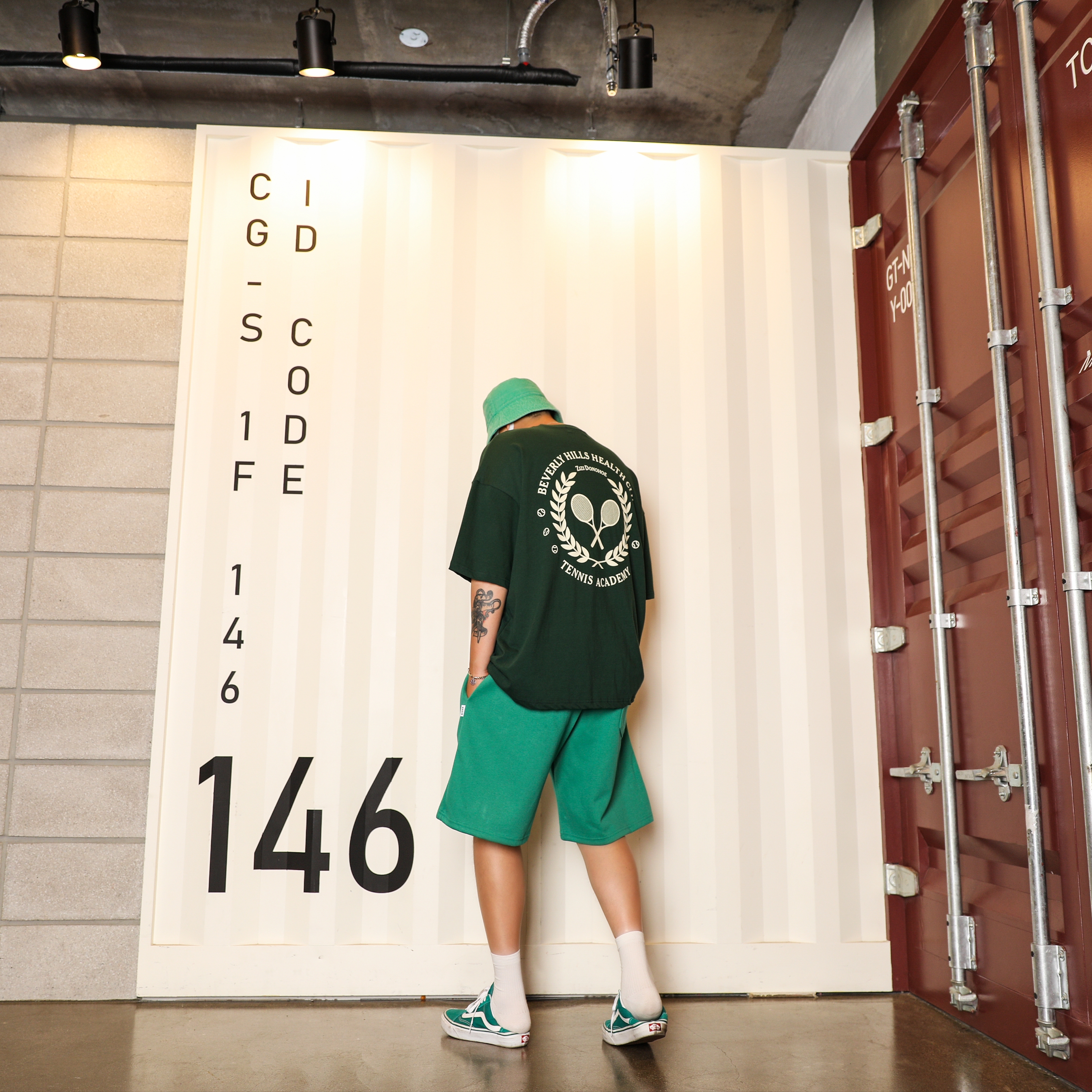 Vans Vault x Museum of Peace & Quiet OG Style 36 LX Green Marshmallow 착용 스타일 - 1