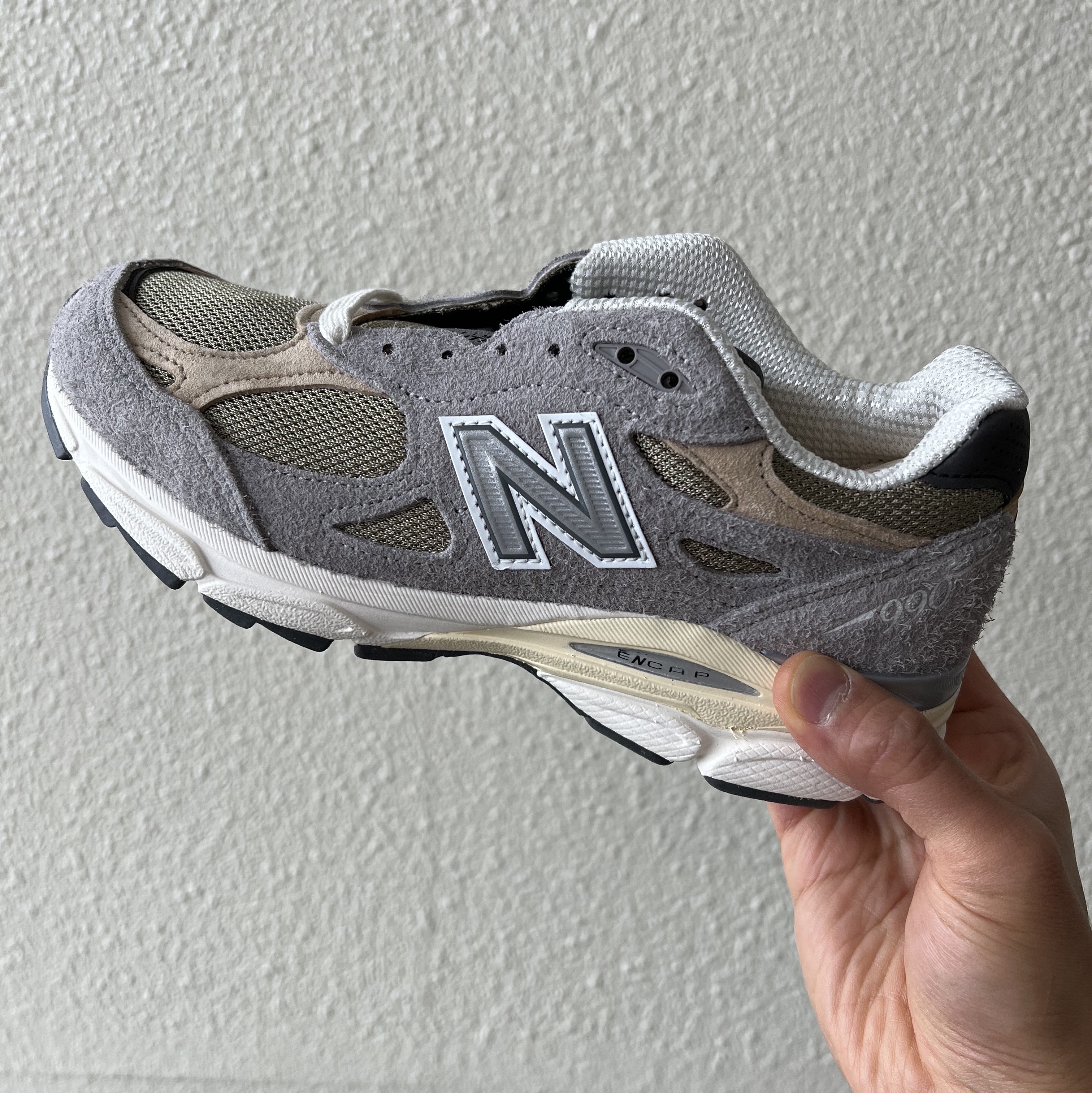 New Balance 990v3 Made in USA Marblehead Incense 착용 스타일 - 3