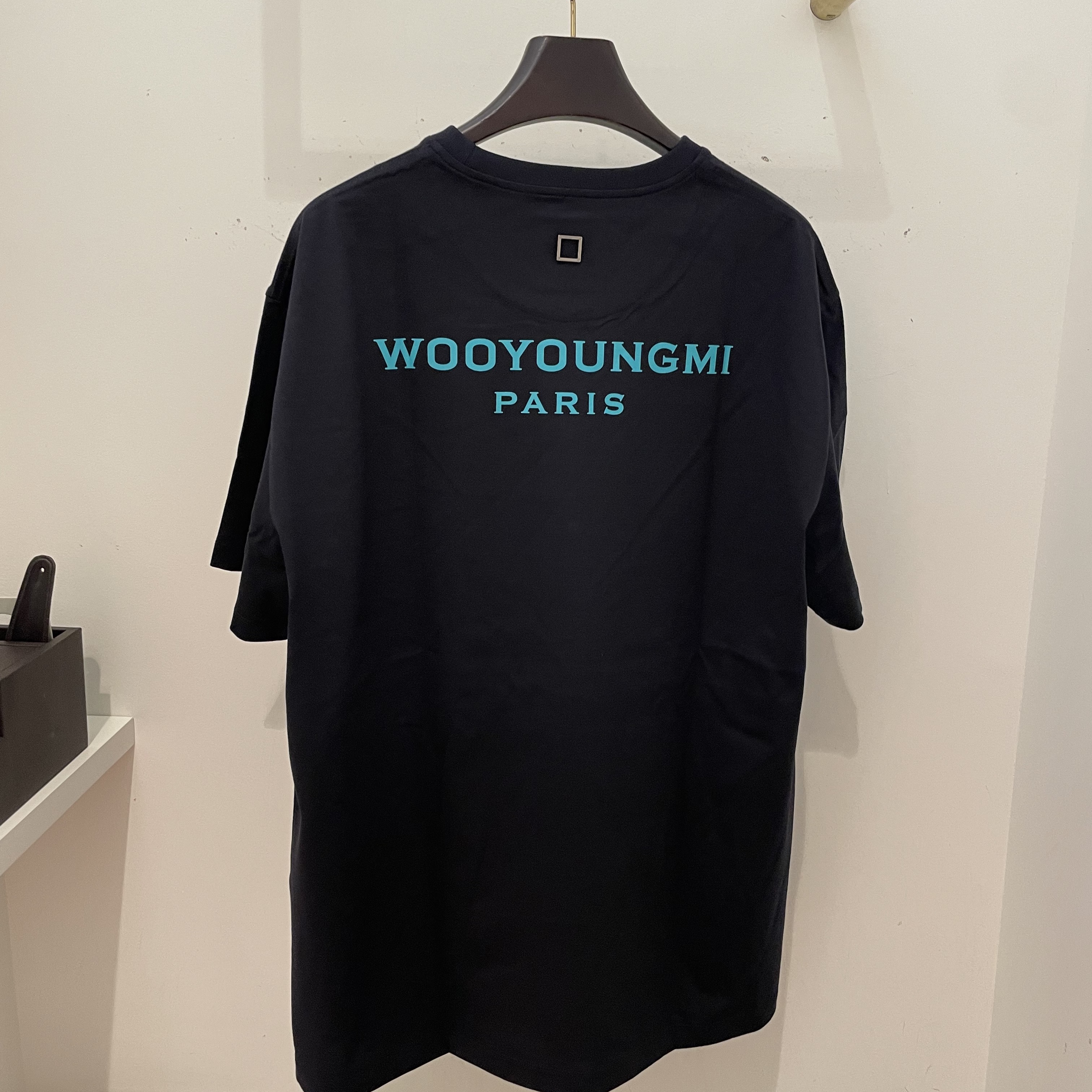 Wooyoungmi Turquoise Back Logo T-Shirt Navy - 22FW 착용 스타일