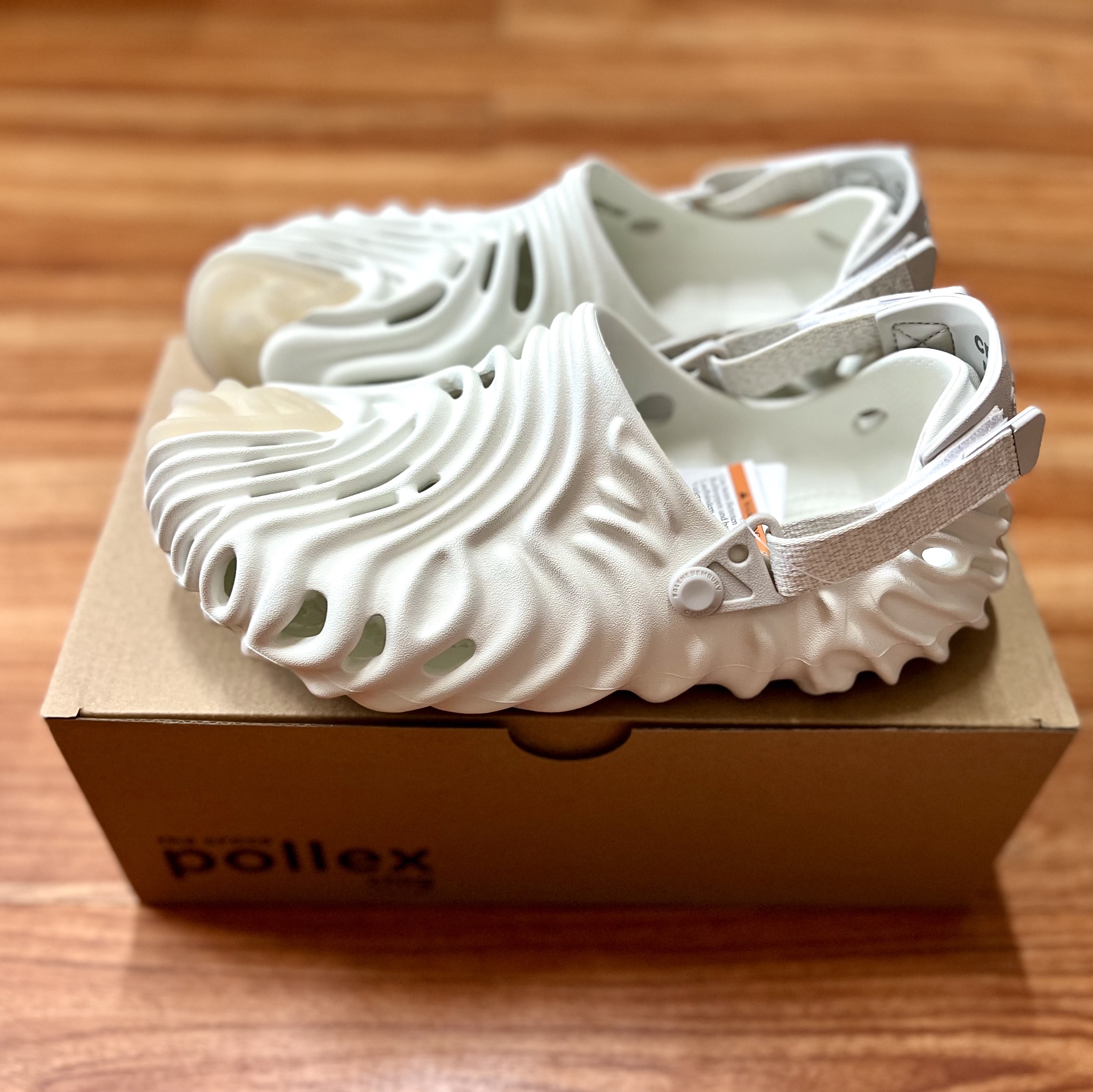 Crocs x Salehe Bembury Pollex Clog Stratus 착용 스타일 - 2