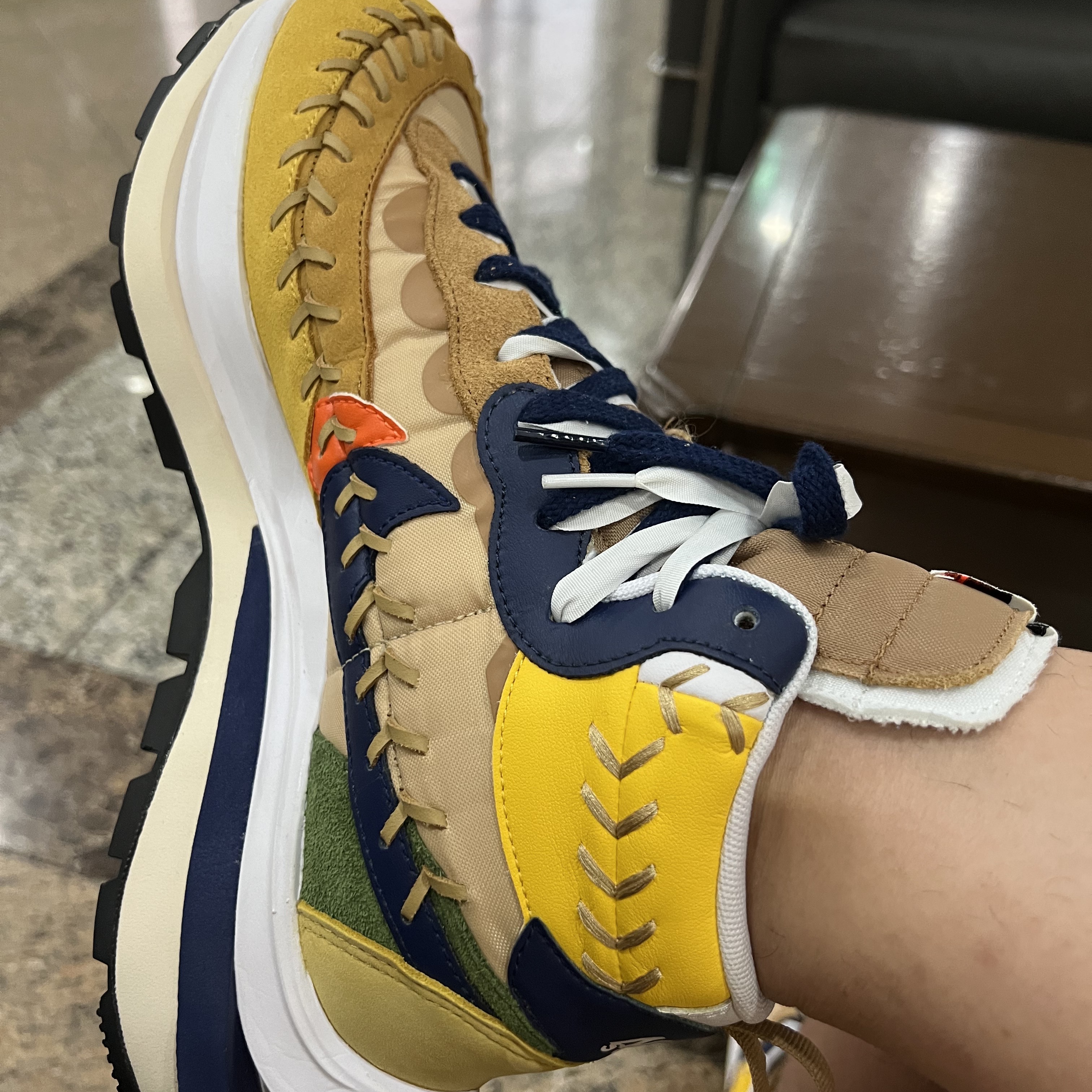 Nike x Sacai x Jean Paul Gaultier VaporWaffle Sesame Blue Void 착용 스타일 - 1