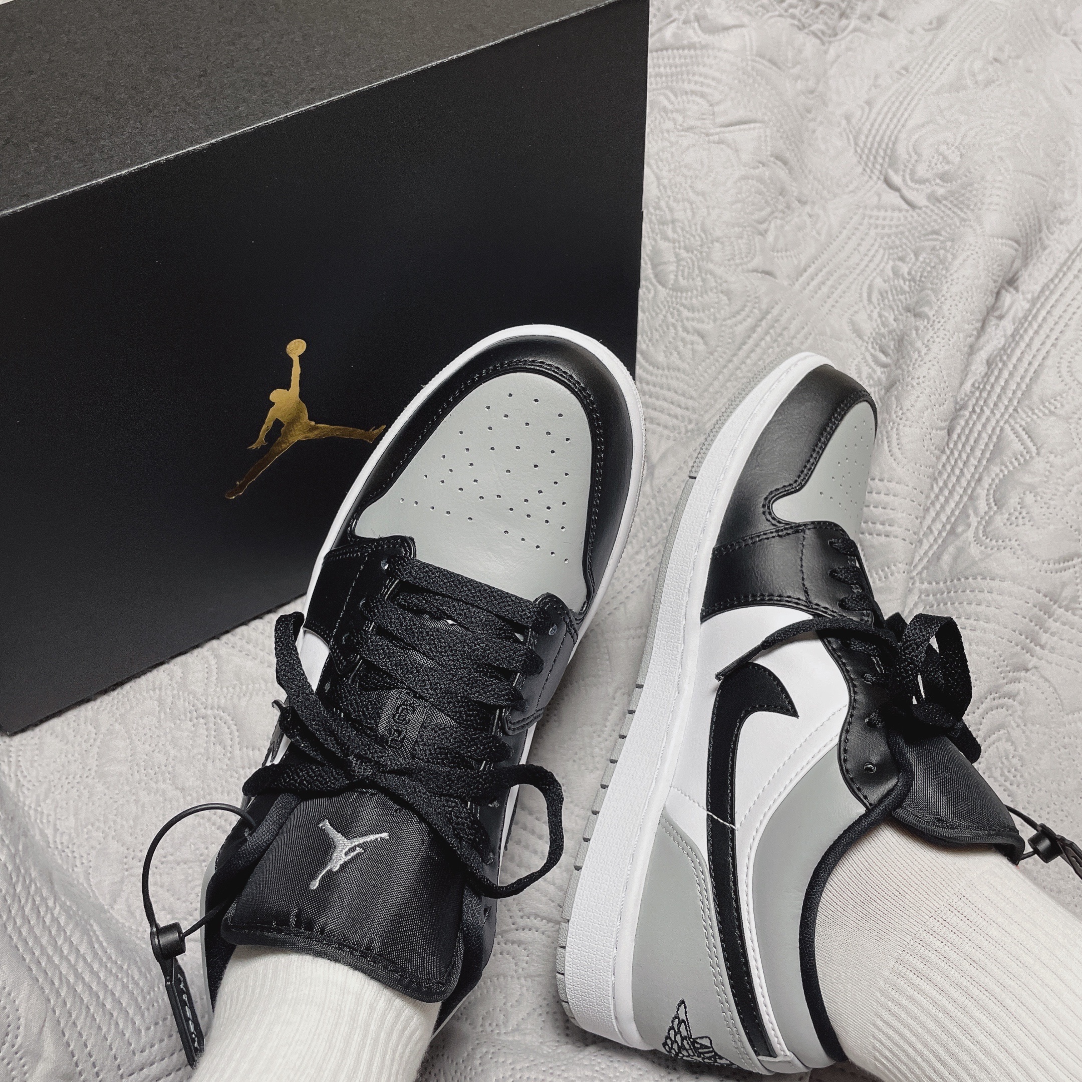 Jordan 1 Low Light Smoke Grey Black 착용 스타일 - 5