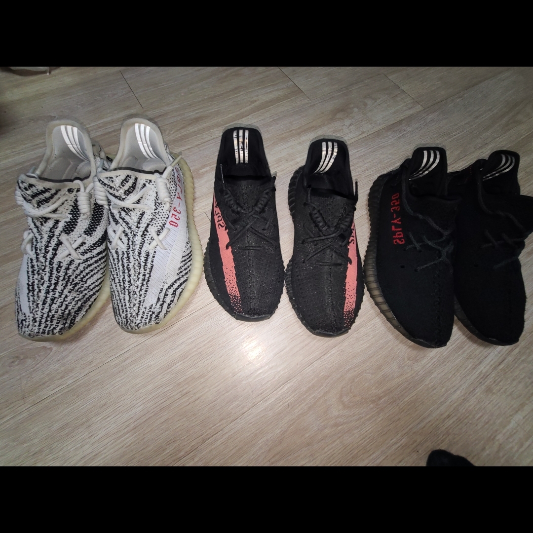 Adidas Yeezy Boost 350 V2 Zebra 2017/2019/2020, Adidas Yeezy Boost 350 V2 Core Black Red 2016 착용 스타일 - 1