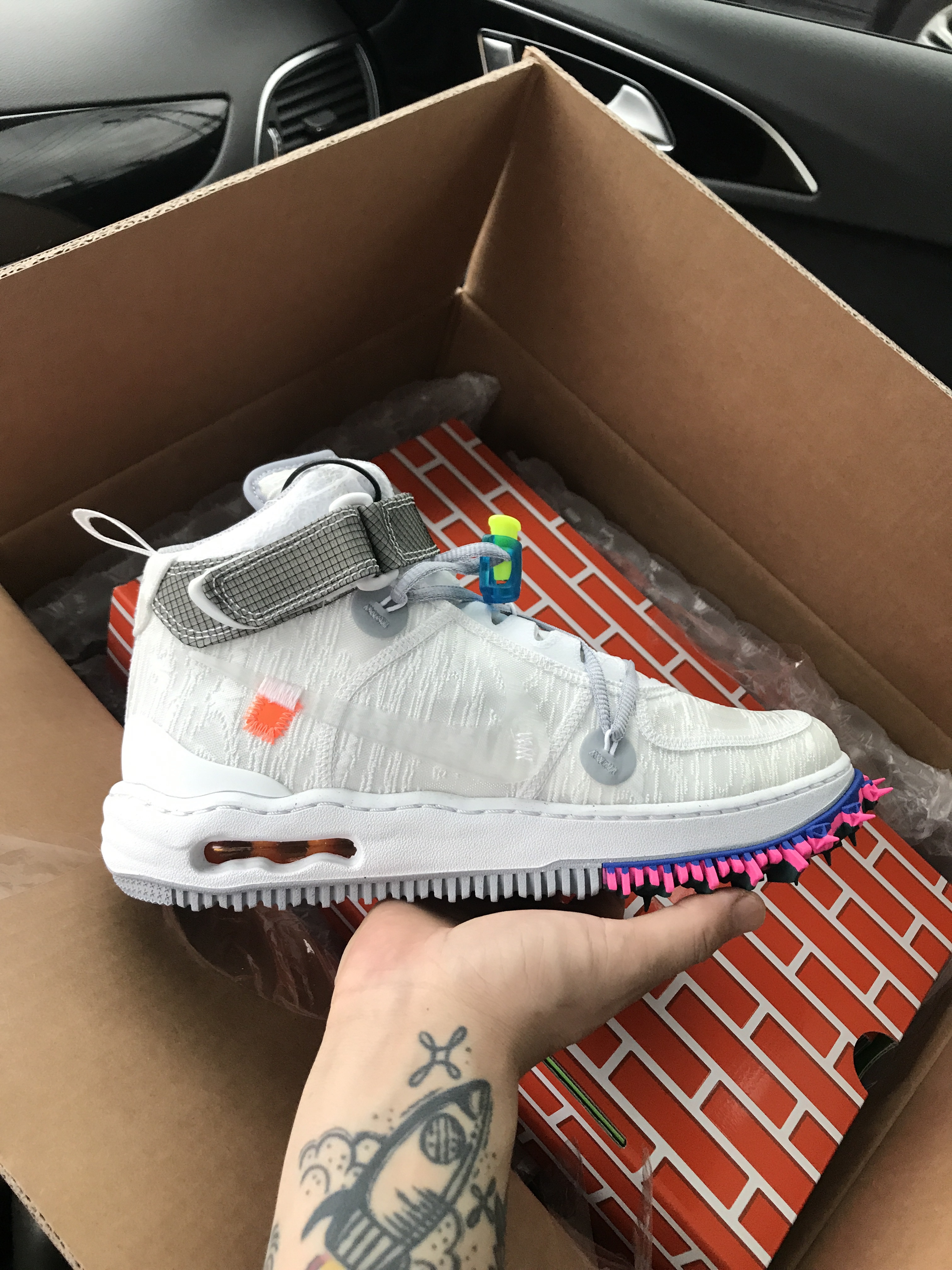 Nike x Off-White Air Force 1 Mid SP White 착용 스타일 - 2