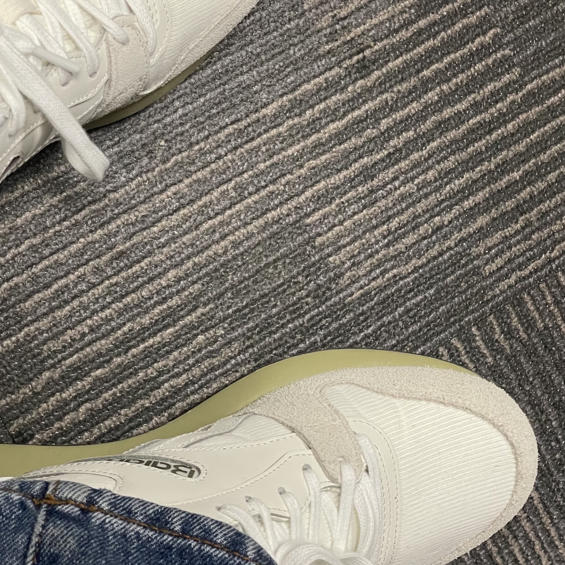 Reebok GL 6000 Chalk Acid Gold 착용 스타일 - 3