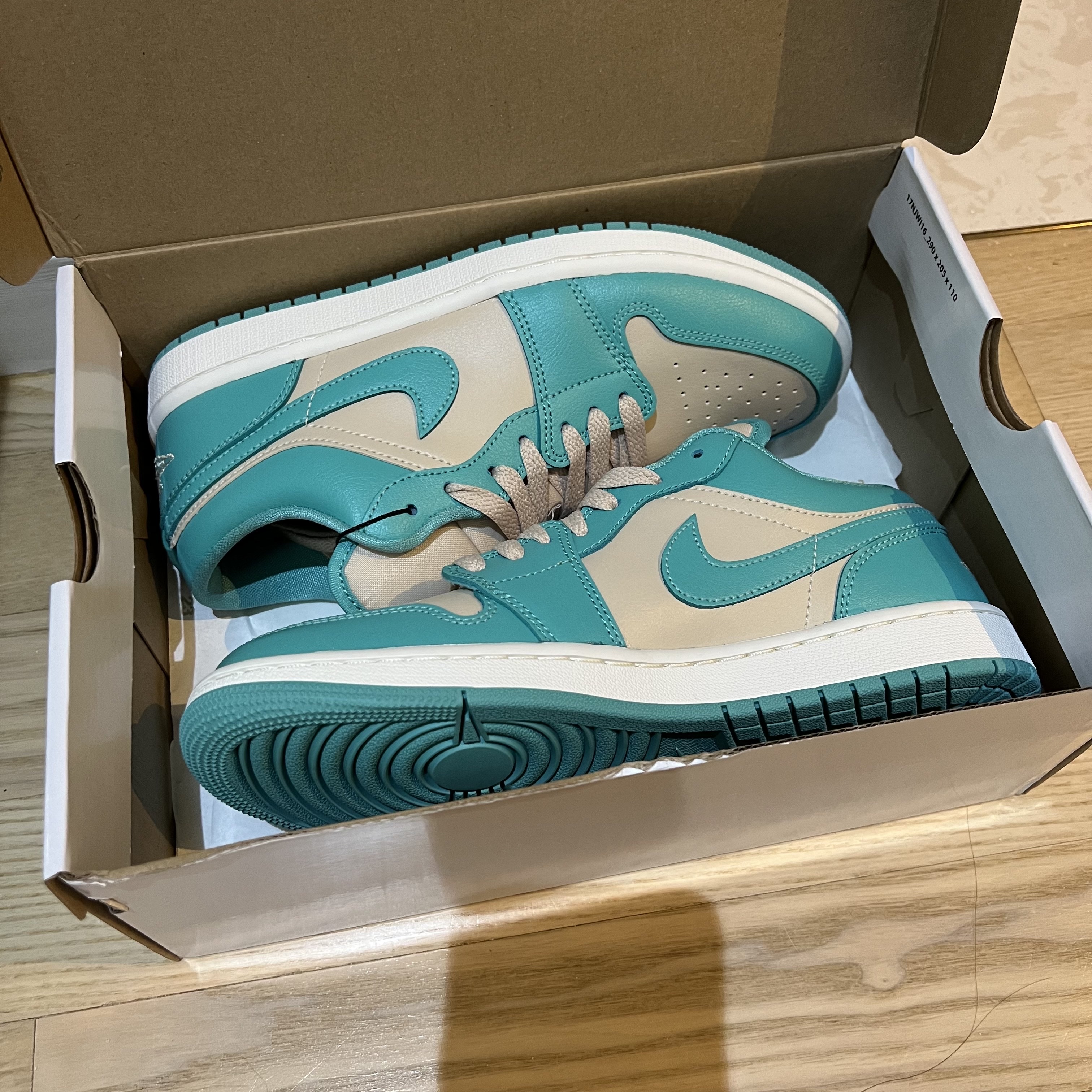 (W) Jordan 1 Low Sanddrift Washed Teal 착용 스타일 - 1