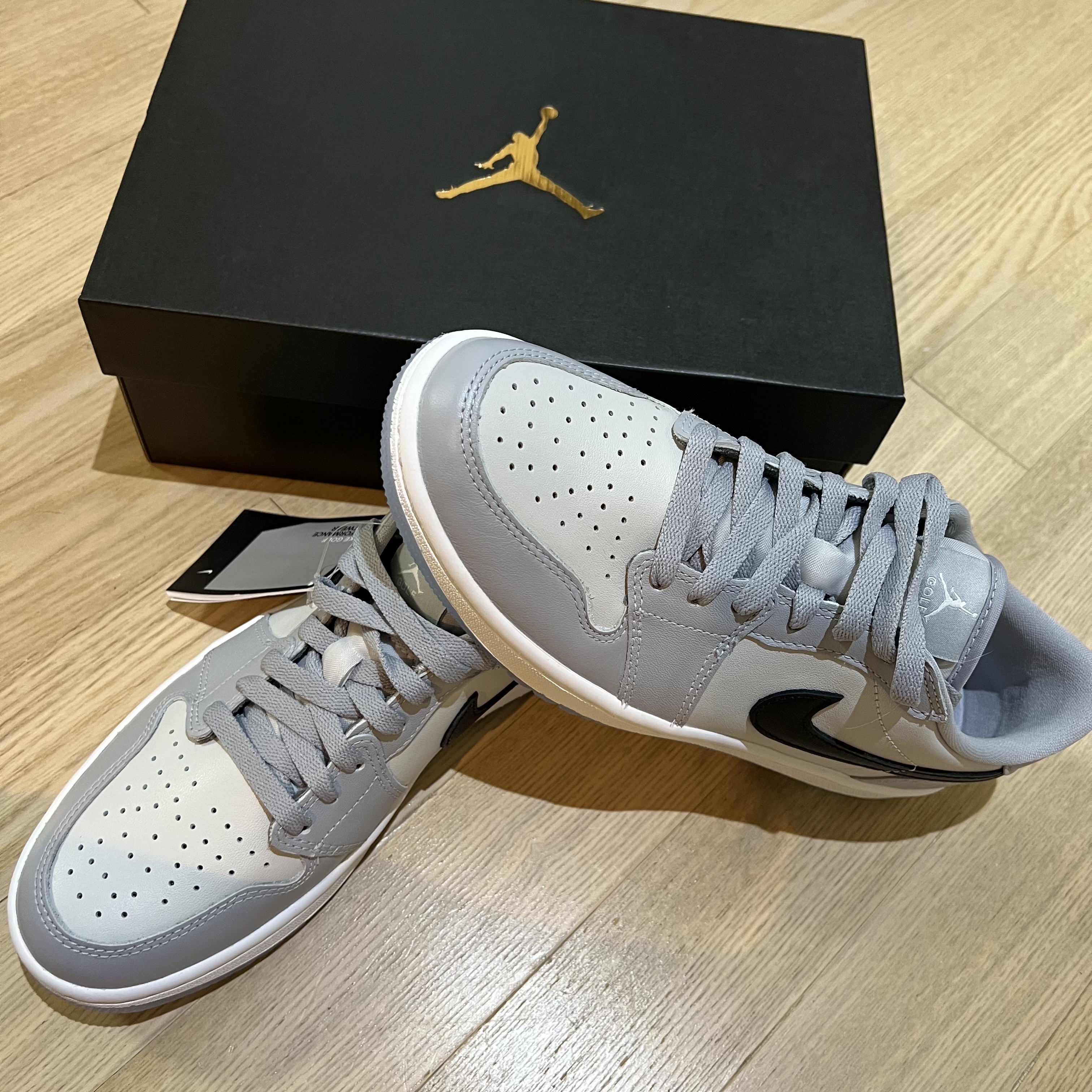 Jordan 1 Low Golf Wolf Grey 착용 스타일 - 3