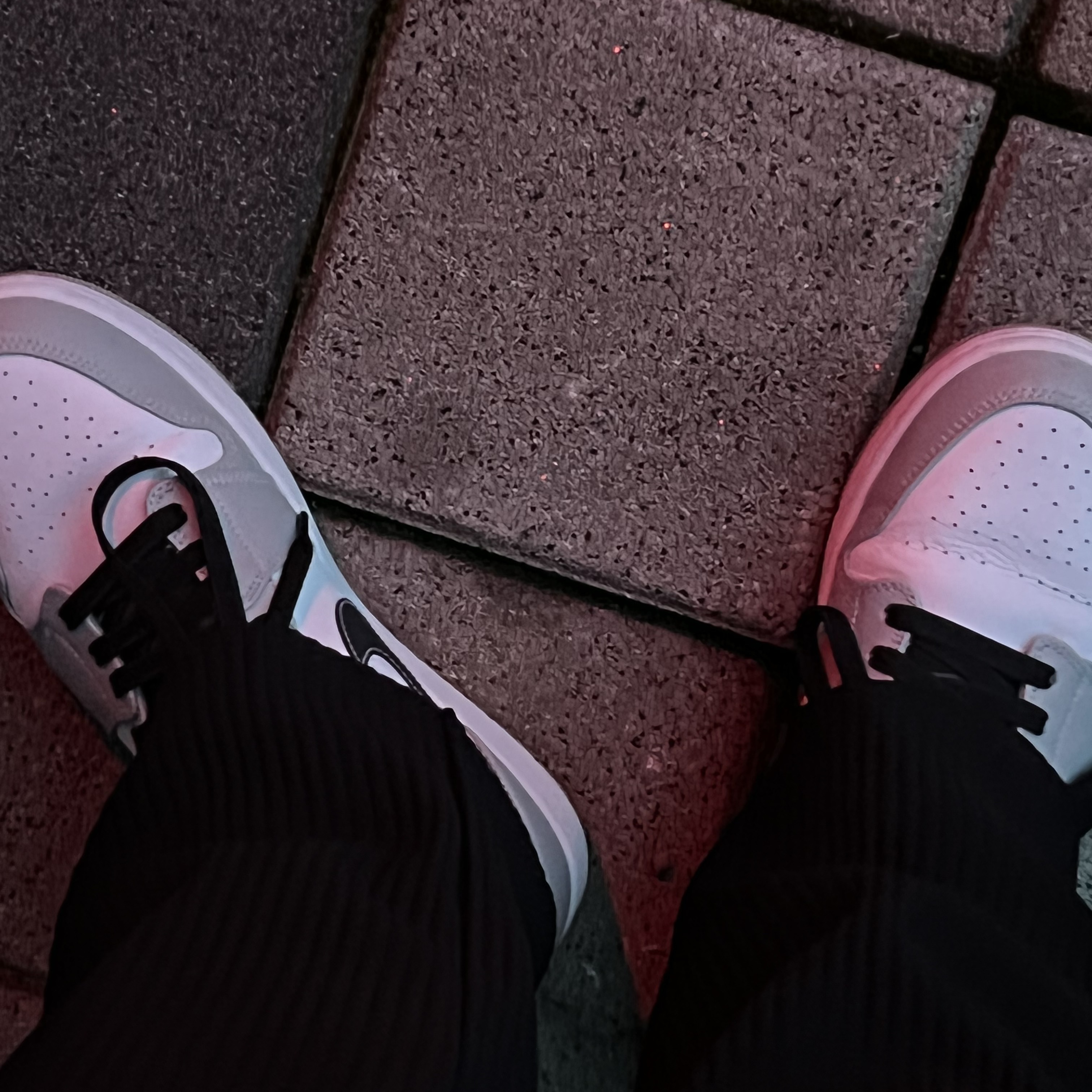 Jordan 1 Mid Light Smoke Grey Anthracite 착용 스타일