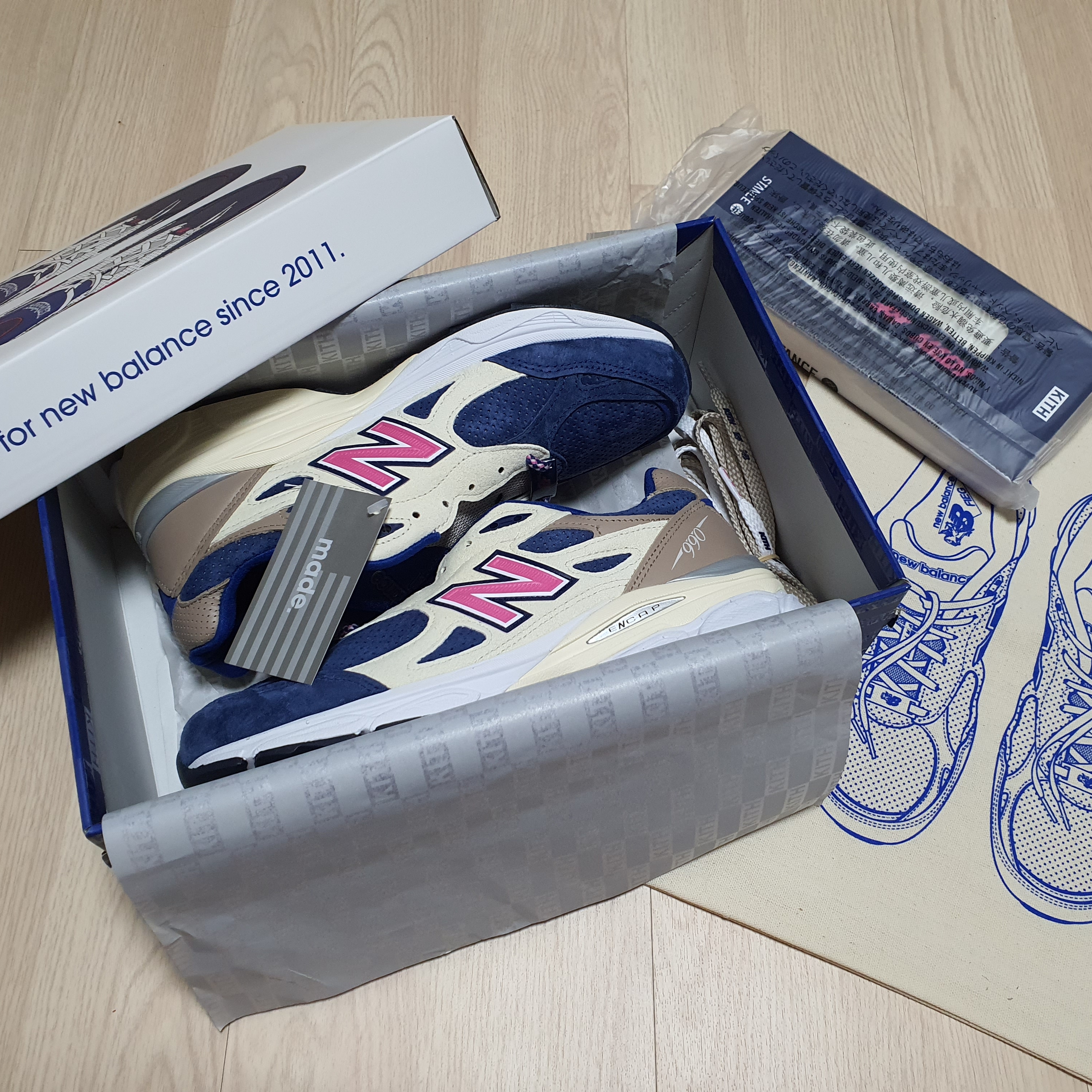 New Balance x Kith 990v3 Made in USA Daytona 착용 스타일 - 2