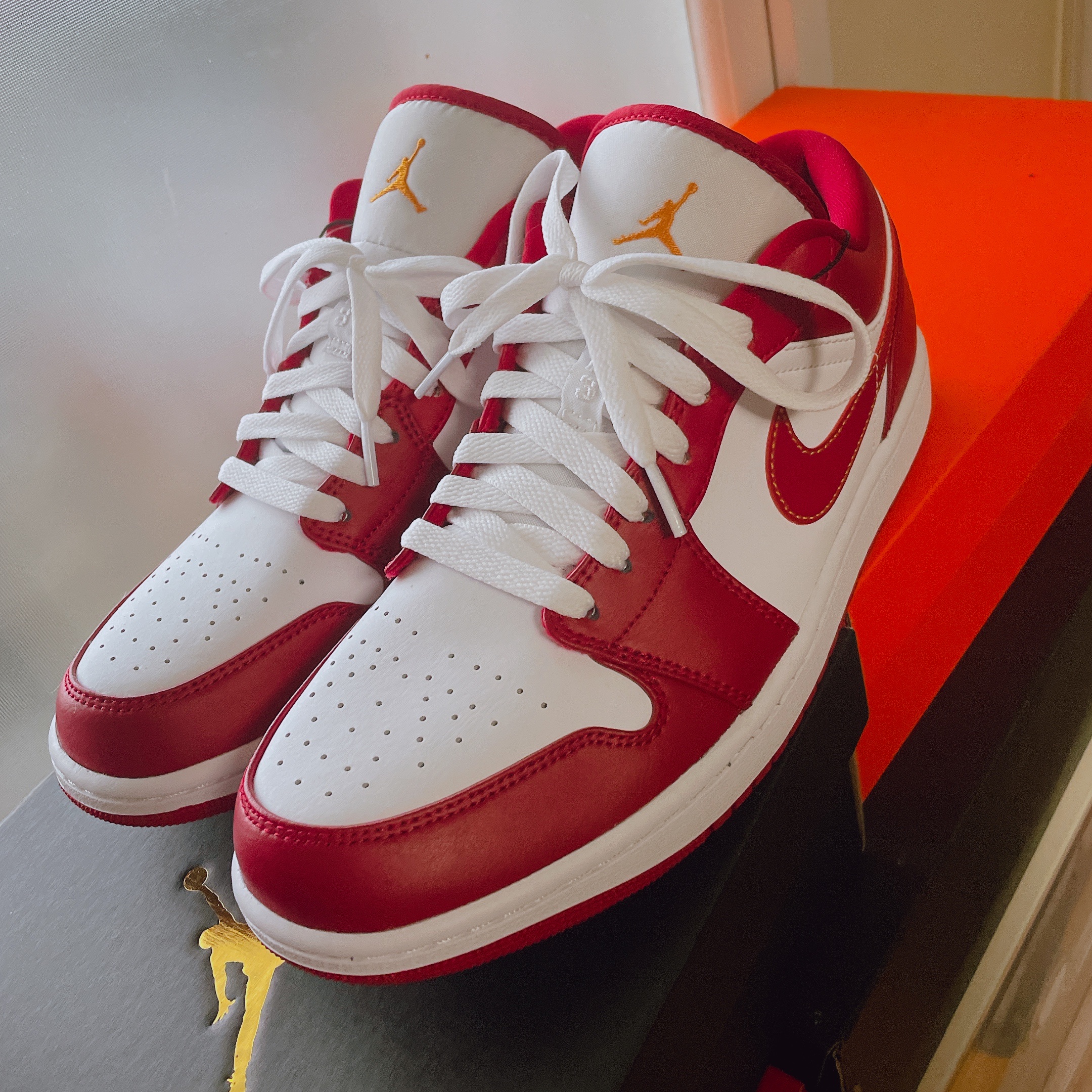 Jordan 1 Low Cardinal Red, (GS) Jordan 1 Low Cardinal Red 착용 스타일 - 1