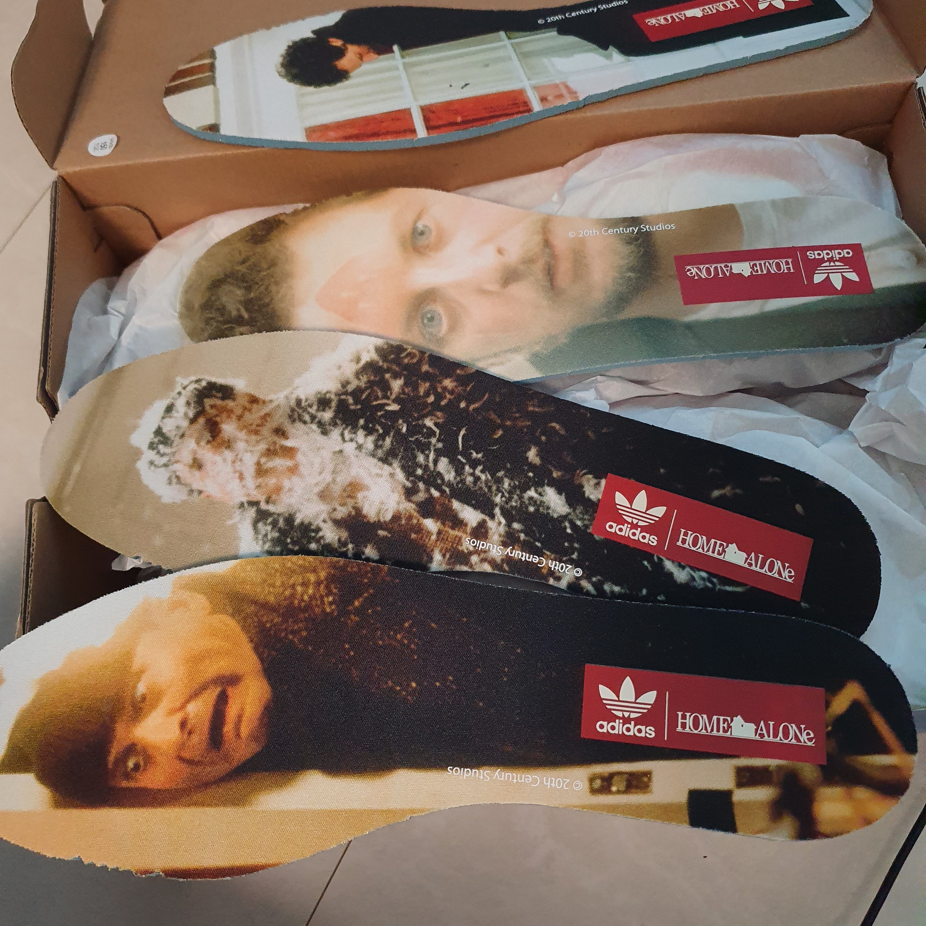 Adidas Forum Low Home Alone 착용 스타일 - 4