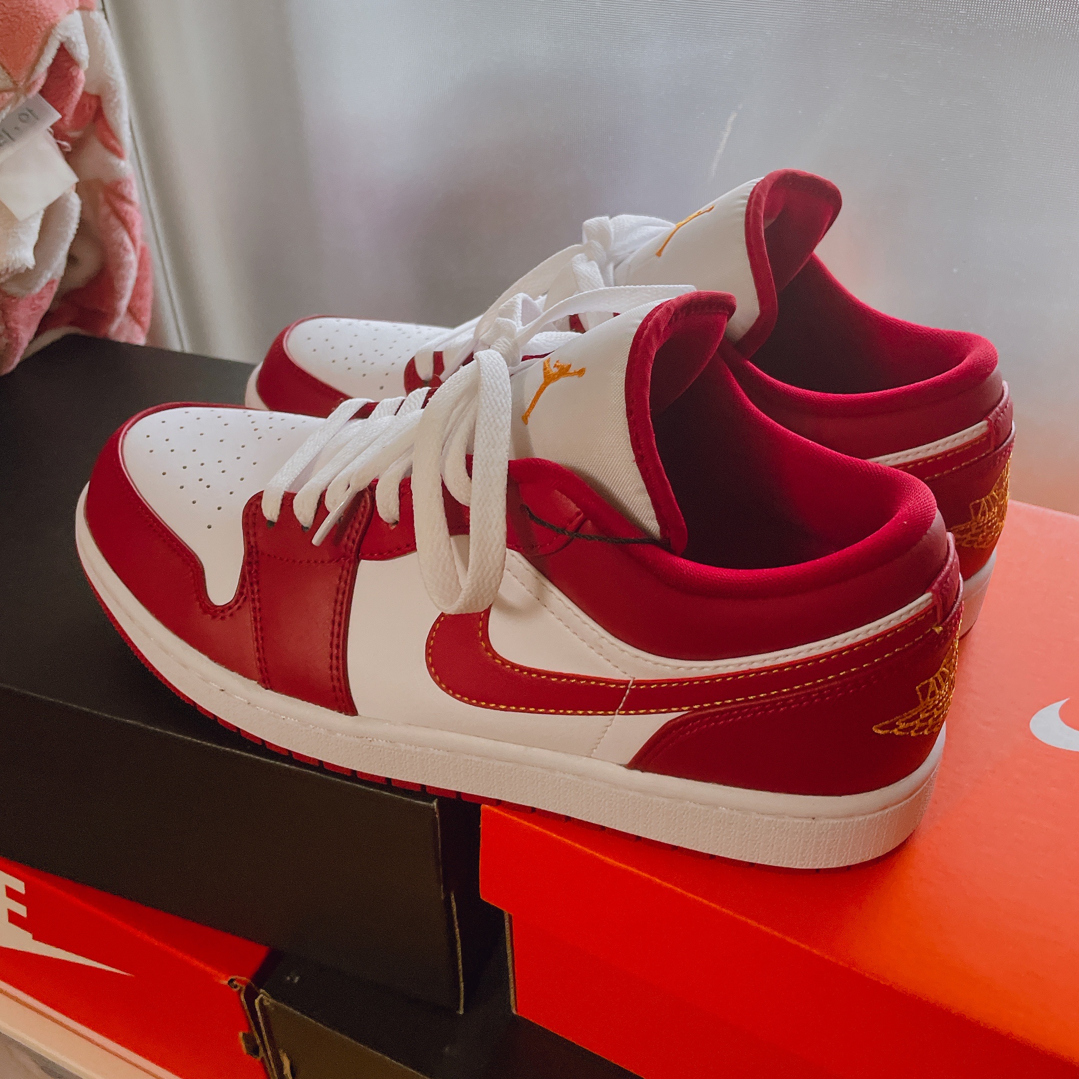 Jordan 1 Low Cardinal Red, (GS) Jordan 1 Low Cardinal Red 착용 스타일 - 2