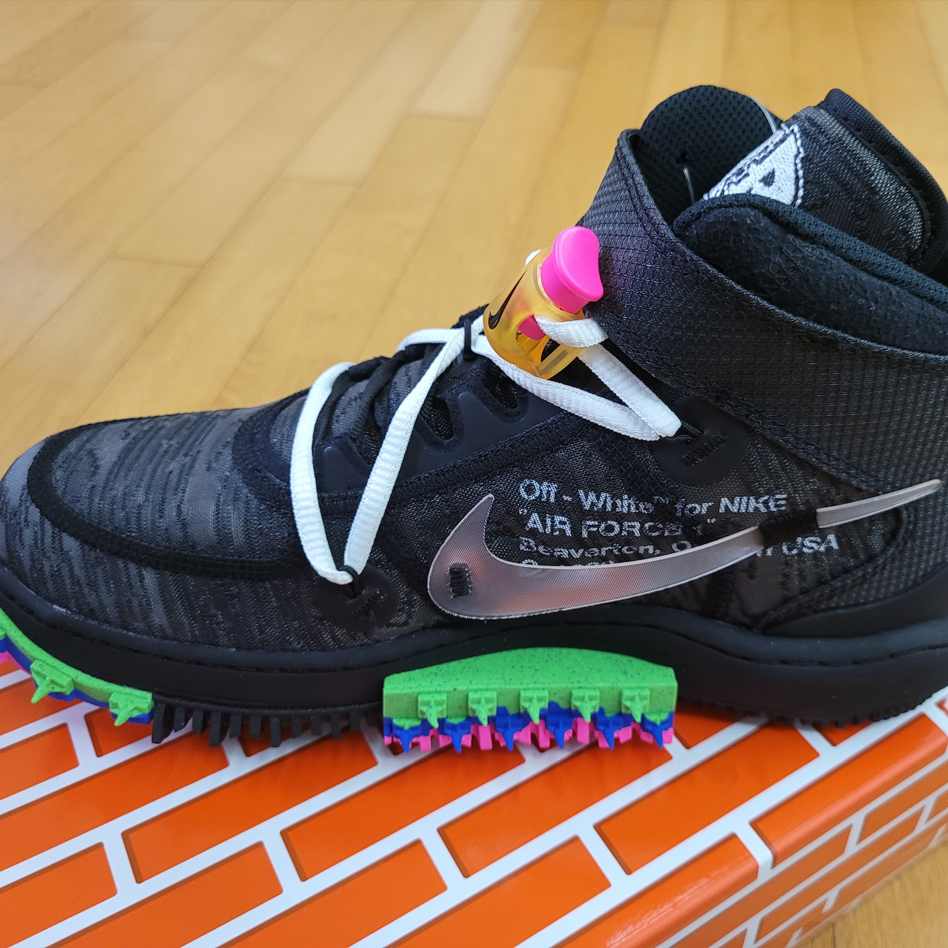 Nike x Off-White Air Force 1 Mid SP Black 착용 스타일 - 5
