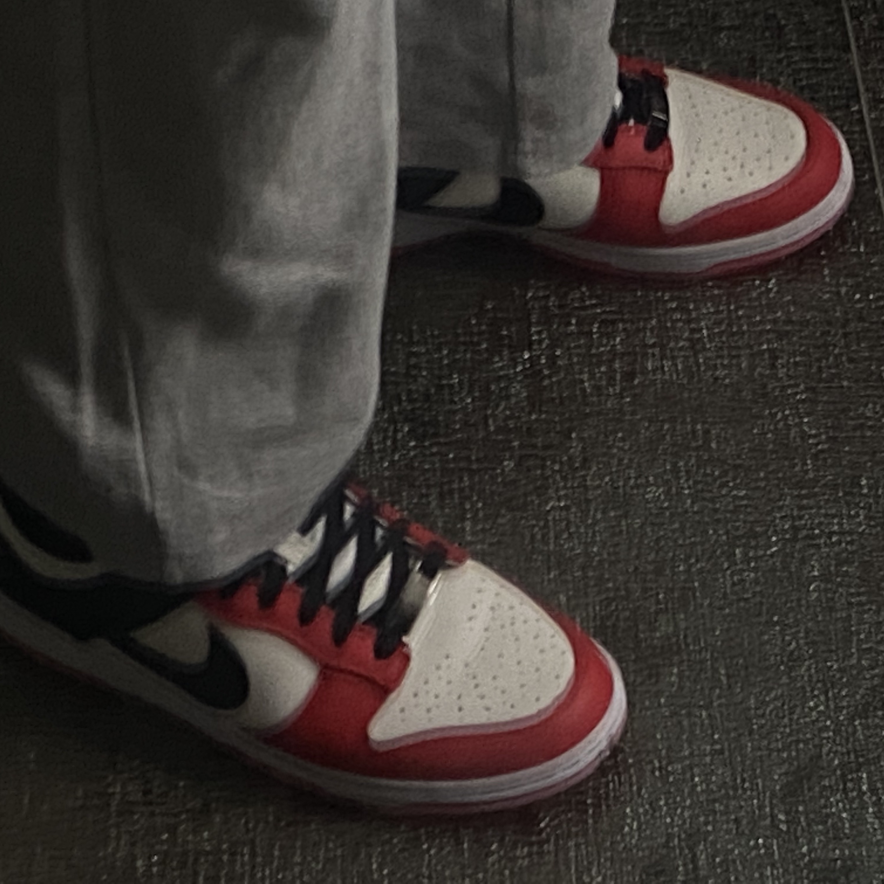 Nike x NBA Dunk Low Retro EMB Black and Chile Red 착용 스타일 - 1