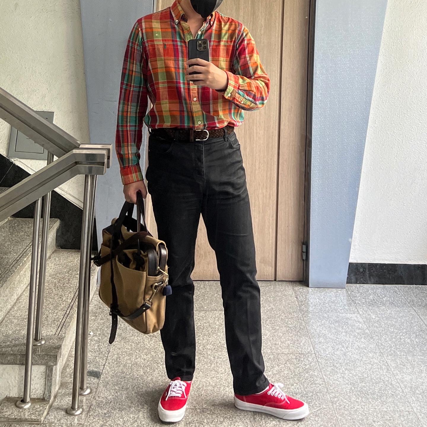 Vans Vault OG Authentic LX Red 착용 스타일