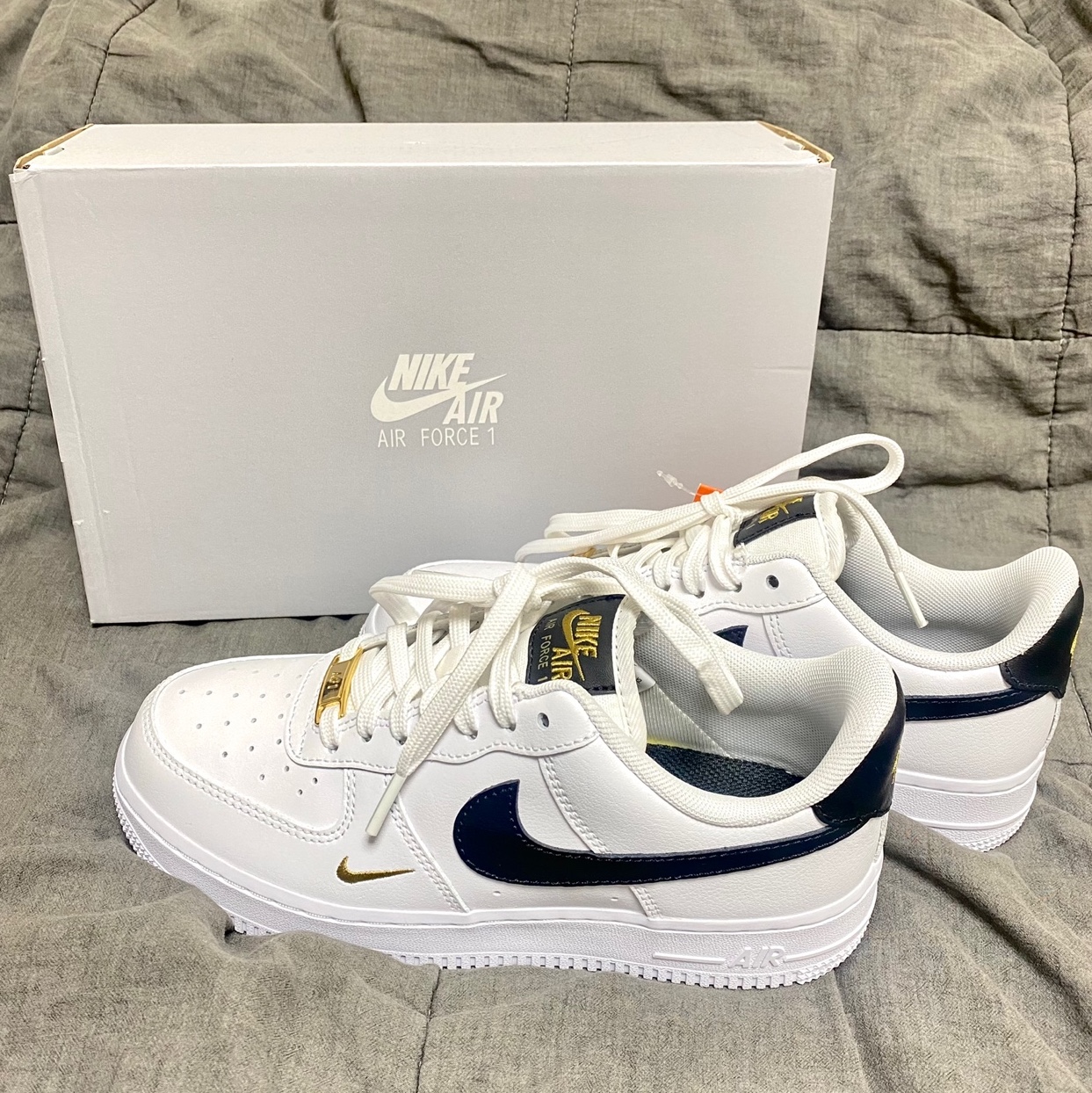 (W) Nike Air Force 1 '07 Essential White Black 착용 스타일